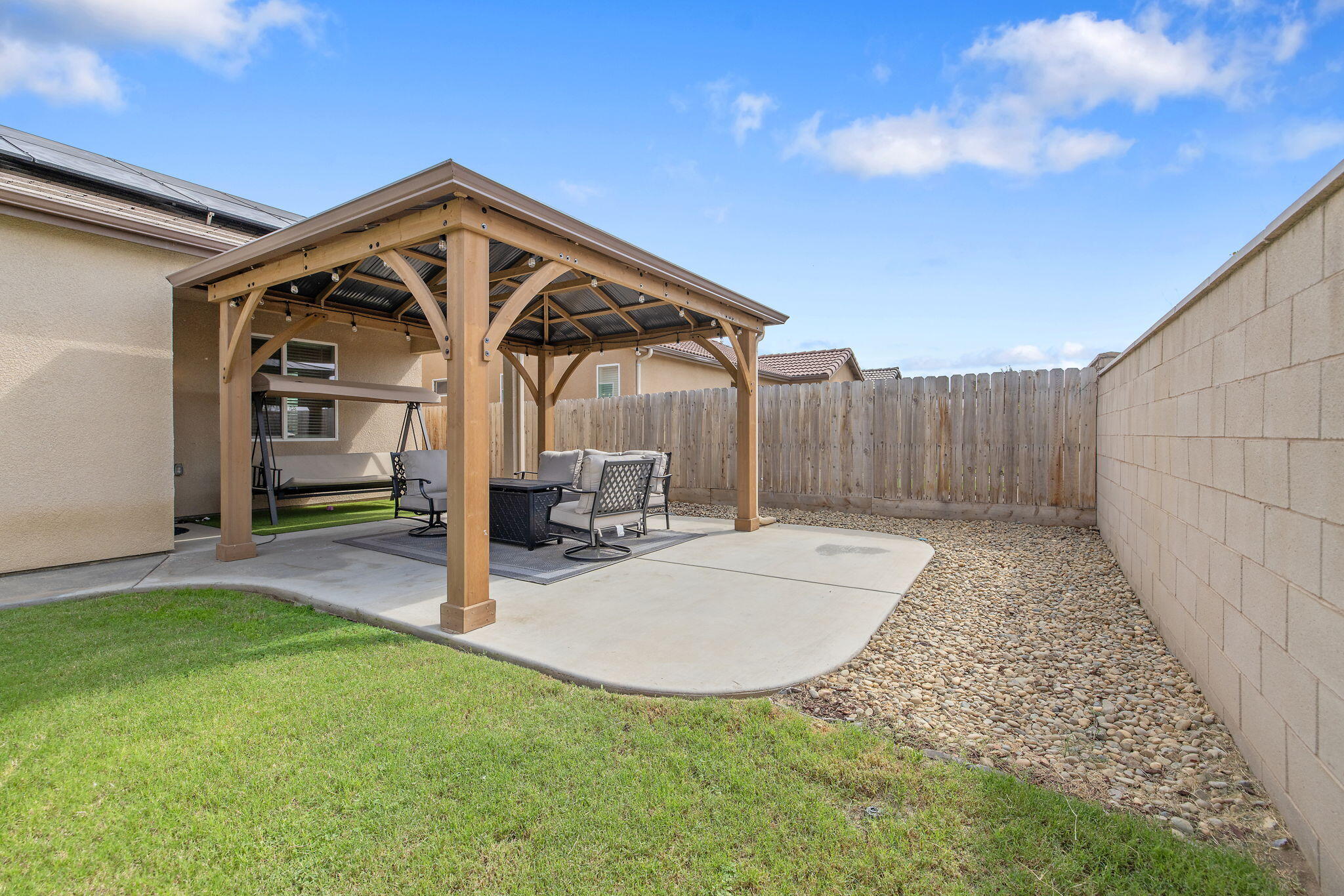 3159 Manchester St, Tulare, CA 93274