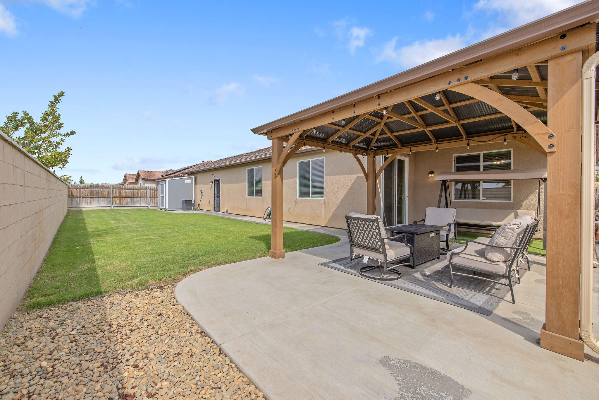 3159 Manchester St, Tulare, CA 93274