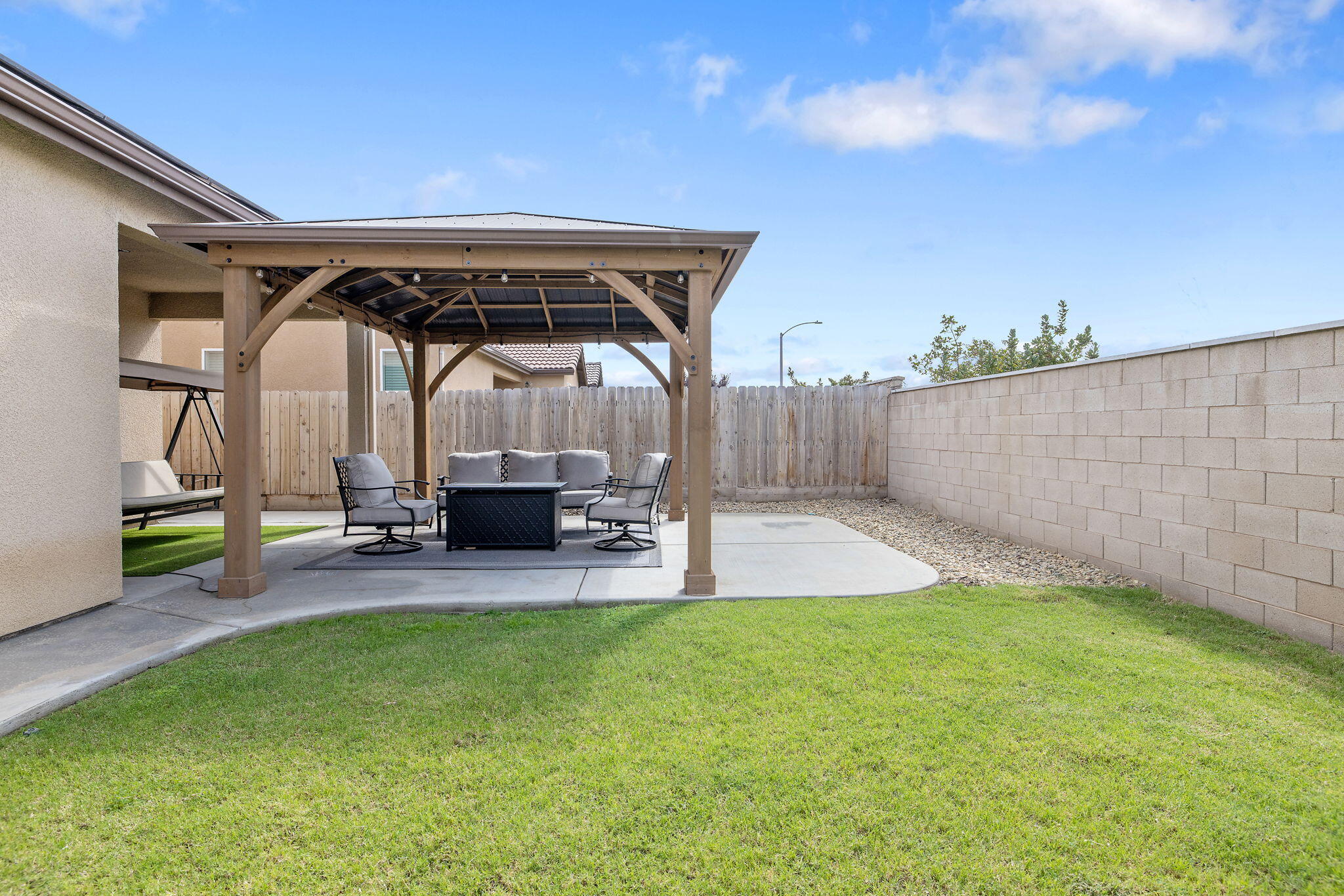 3159 Manchester St, Tulare, CA 93274