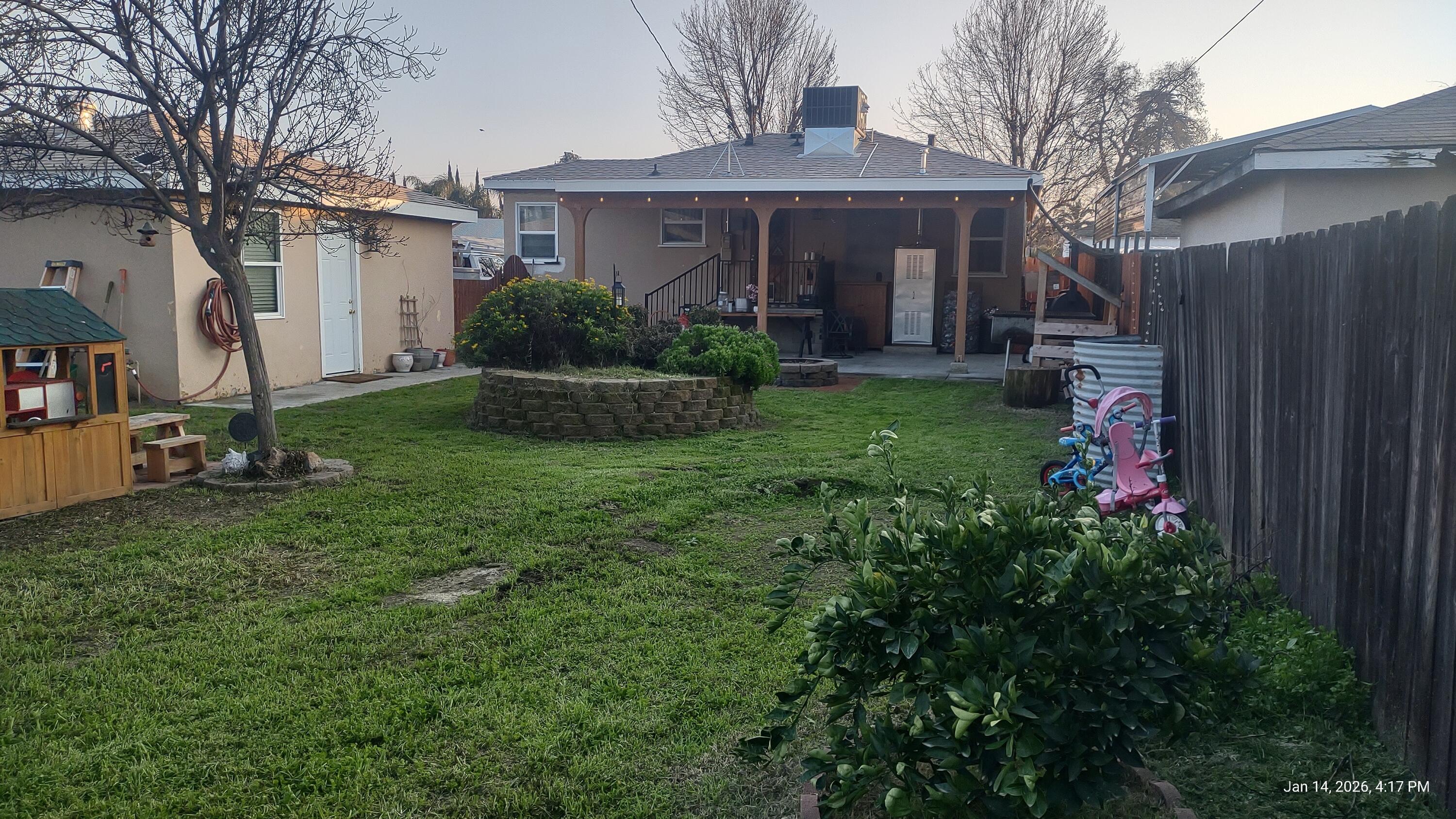 204 W Kanai Ave, Porterville, CA 93257