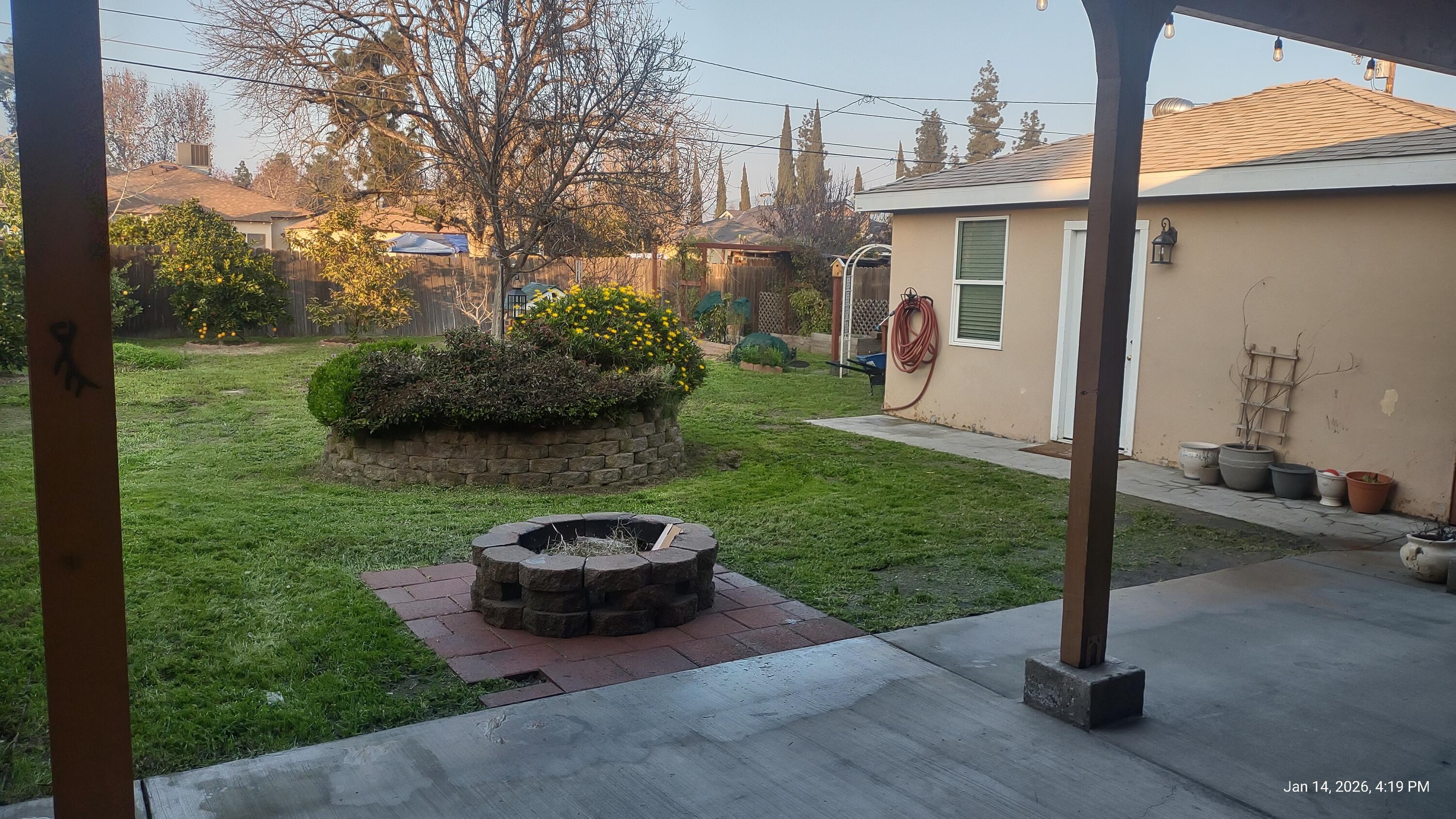 204 W Kanai Ave, Porterville, CA 93257