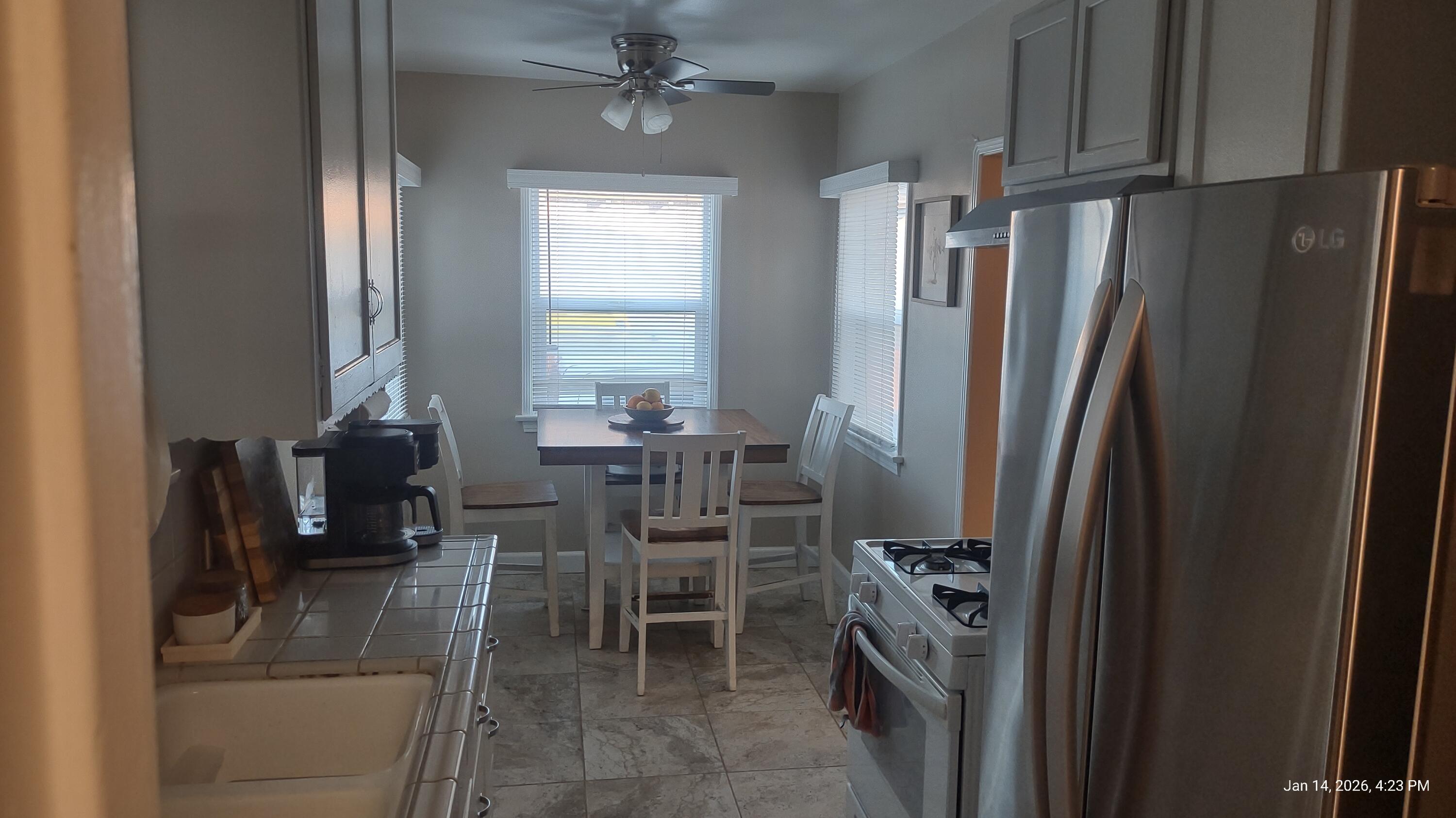 204 W Kanai Ave, Porterville, CA 93257