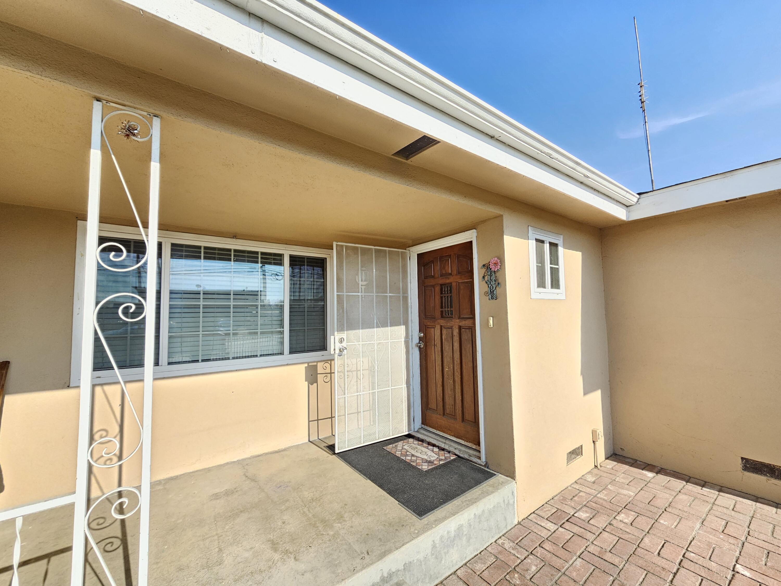 1544 E Bardsley Ave, Tulare, CA 93274