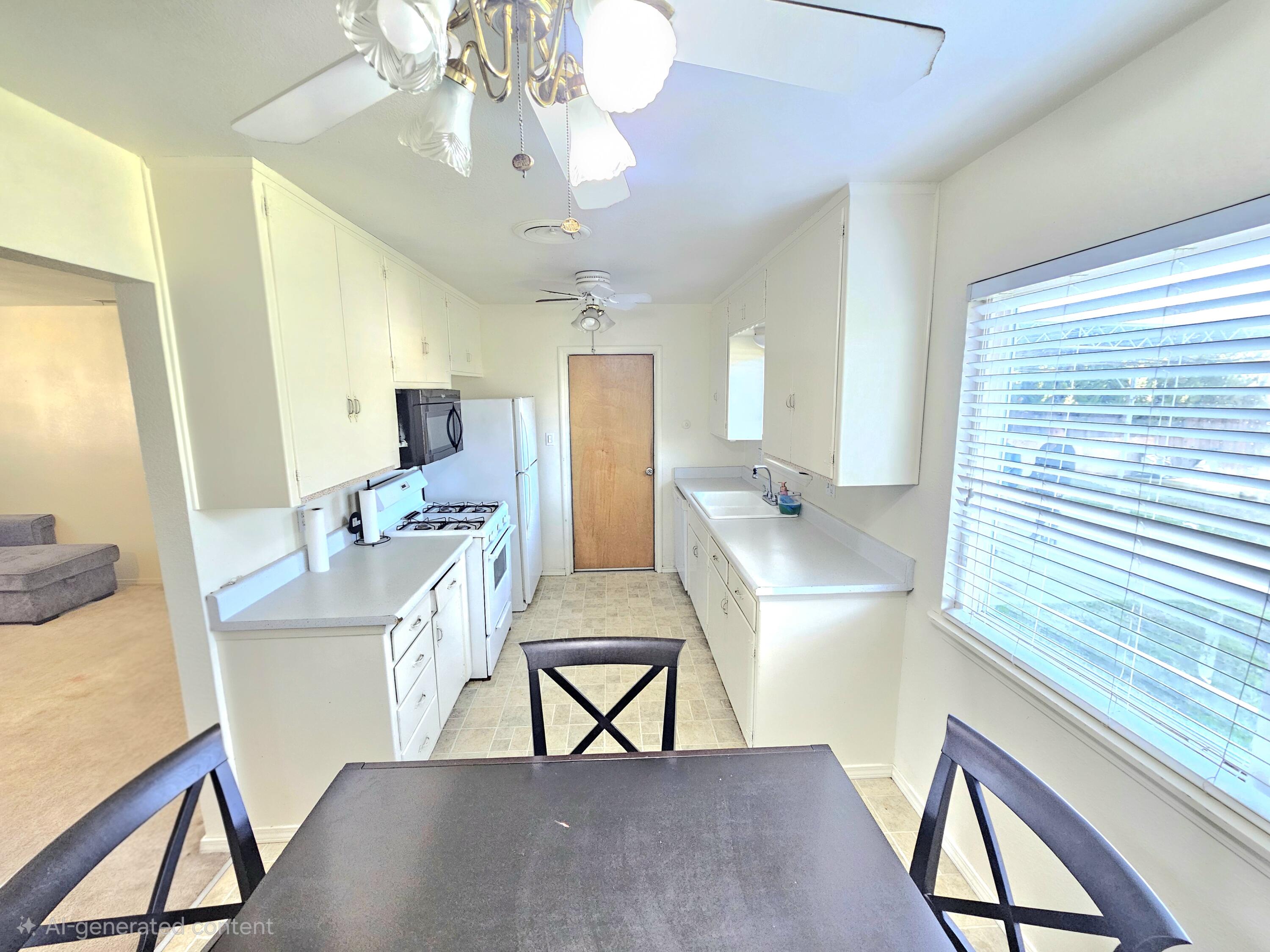 1544 E Bardsley Ave, Tulare, CA 93274