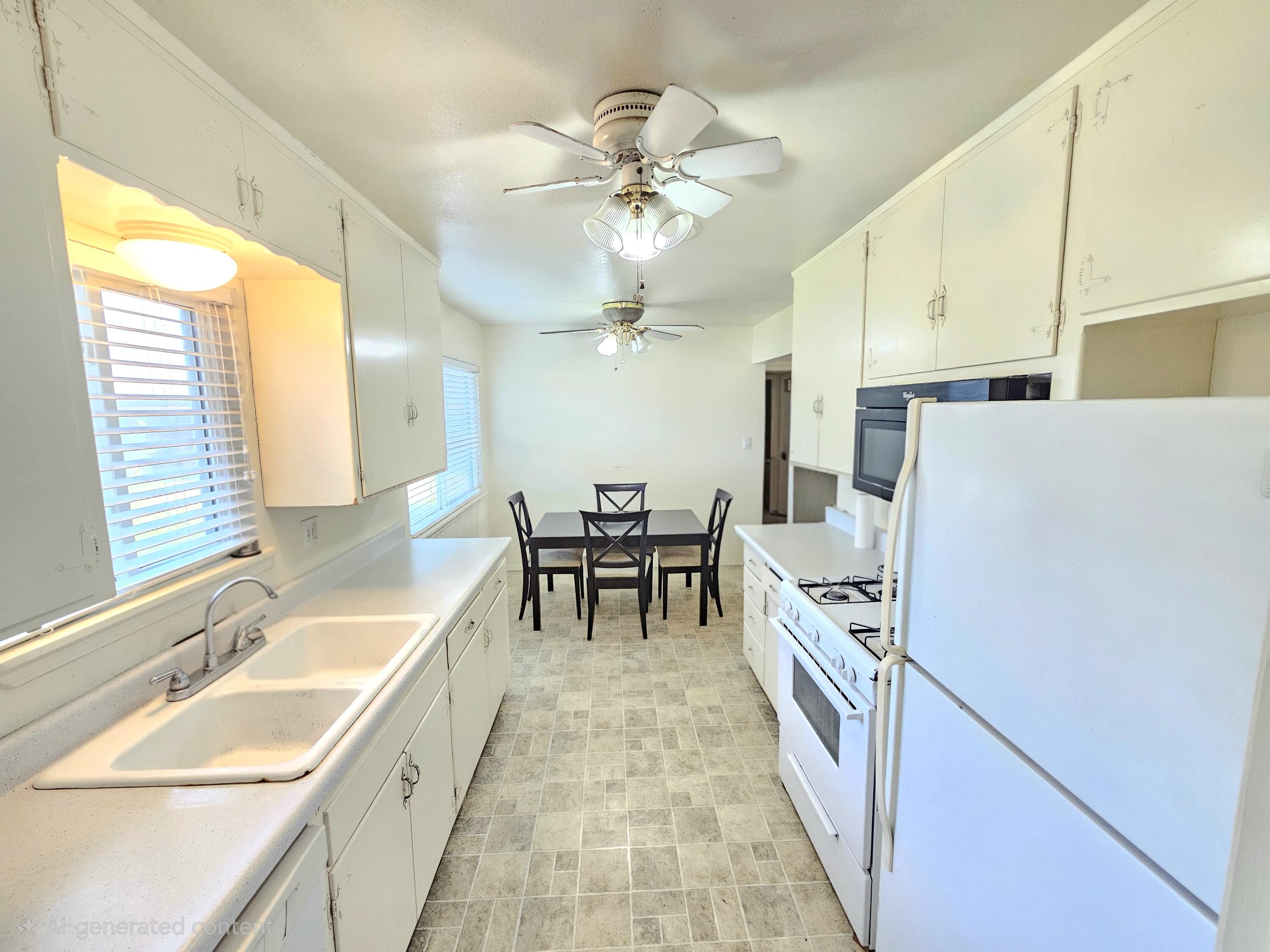 1544 E Bardsley Ave, Tulare, CA 93274