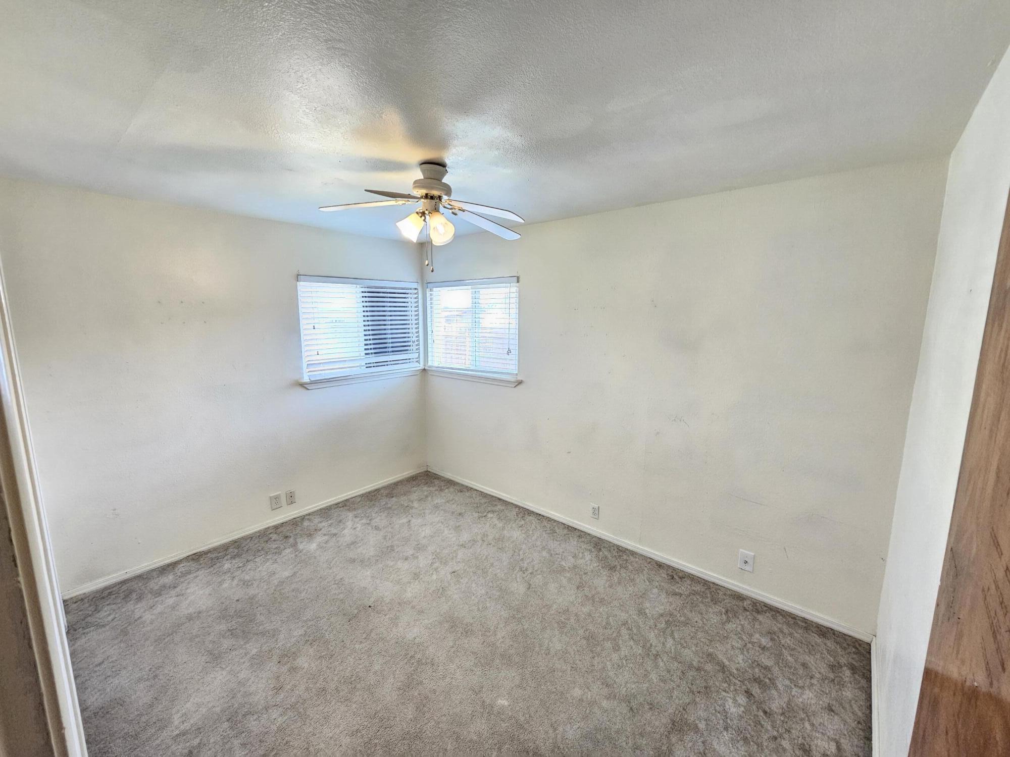 1544 E Bardsley Ave, Tulare, CA 93274