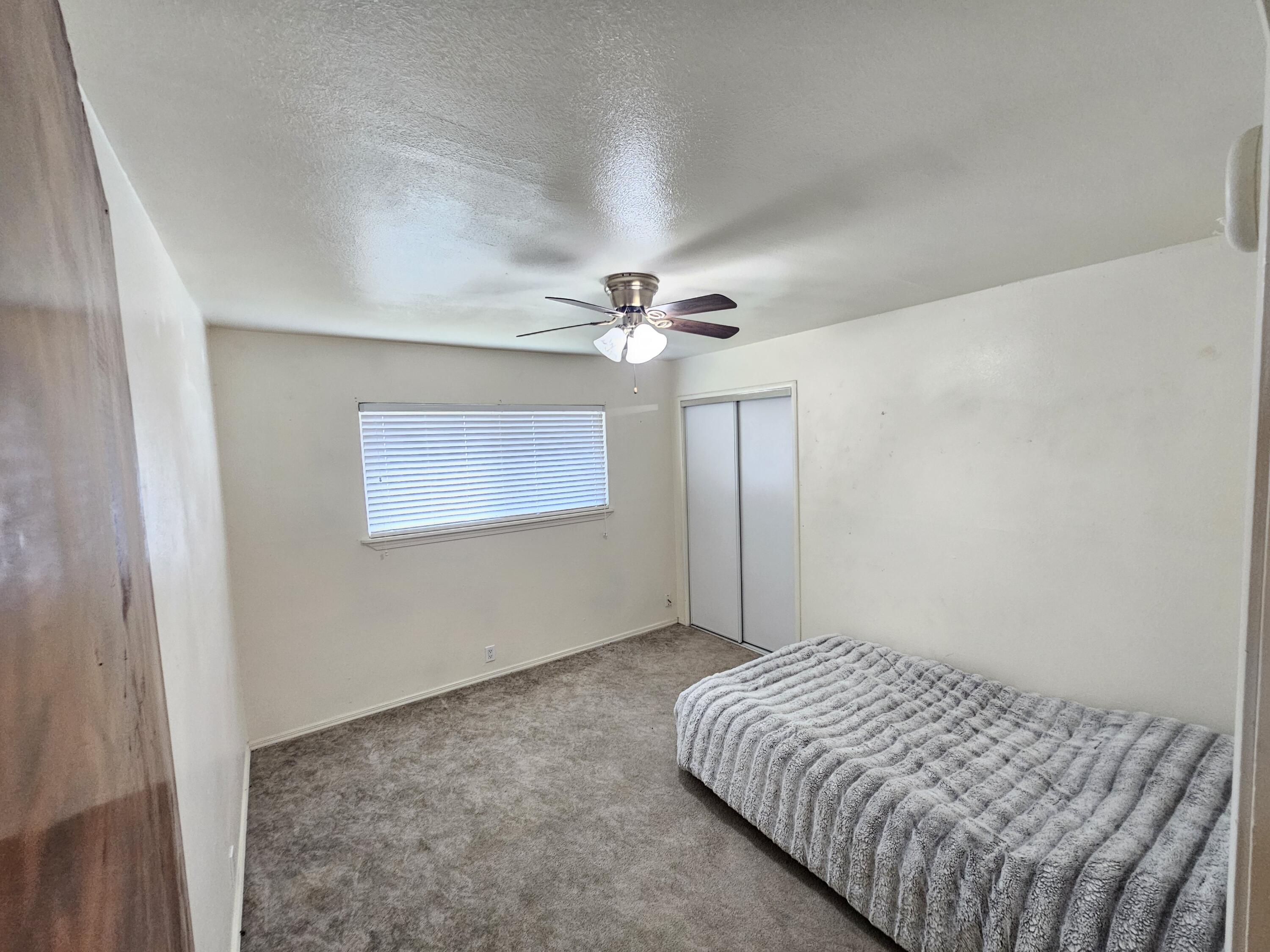 1544 E Bardsley Ave, Tulare, CA 93274