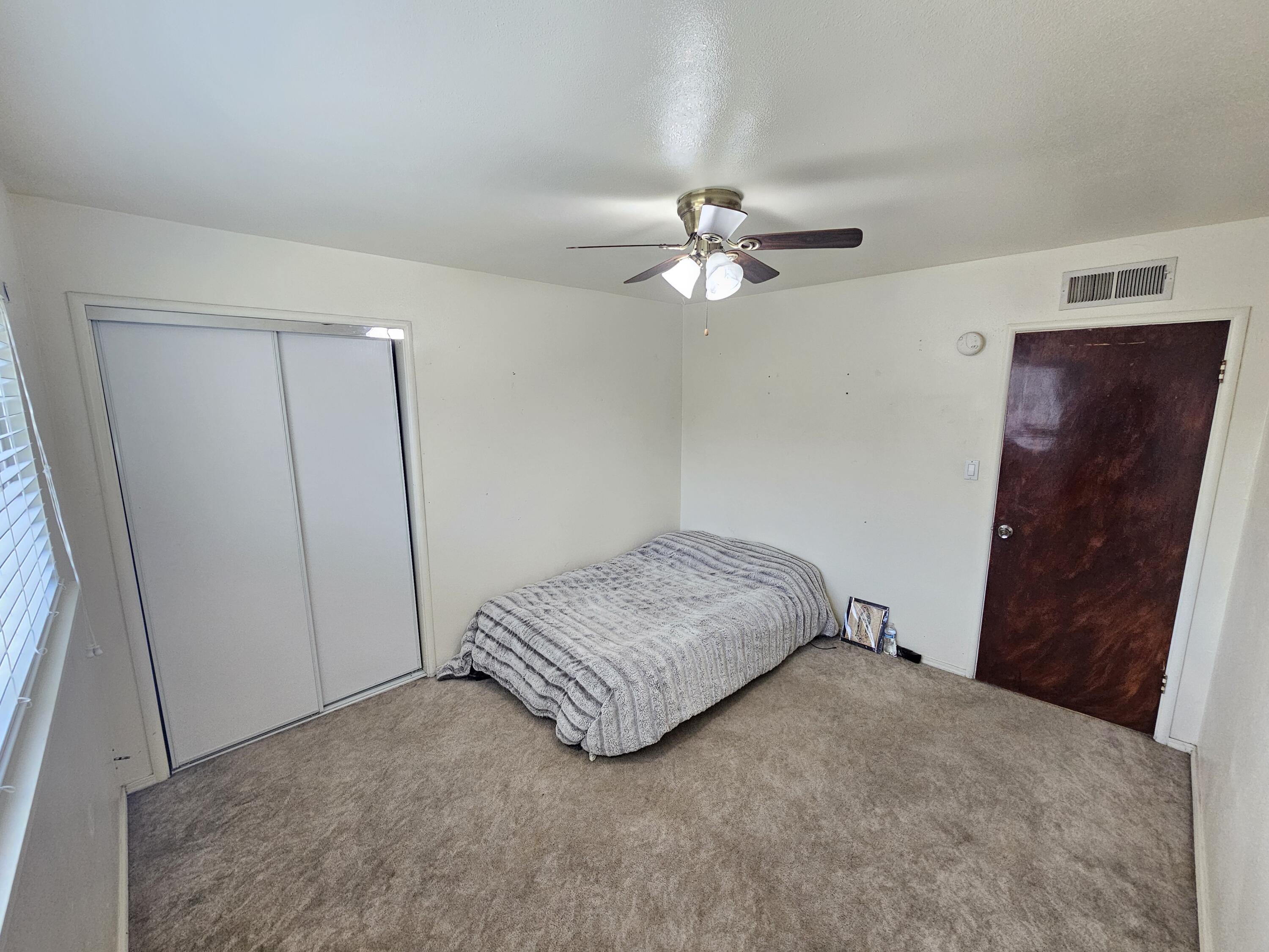 1544 E Bardsley Ave, Tulare, CA 93274