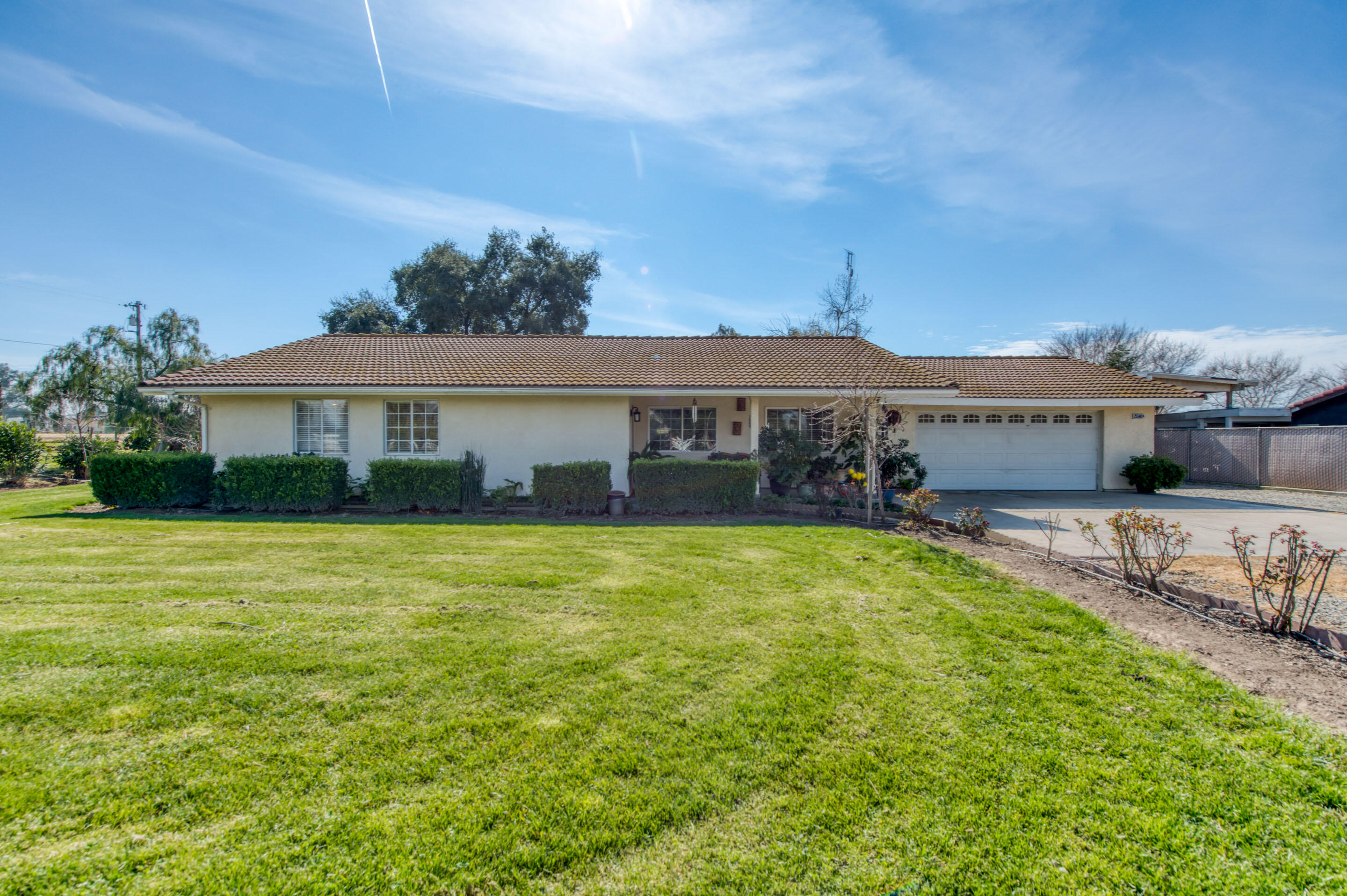 25540 Lynn Pl #B, Madera, CA 93638