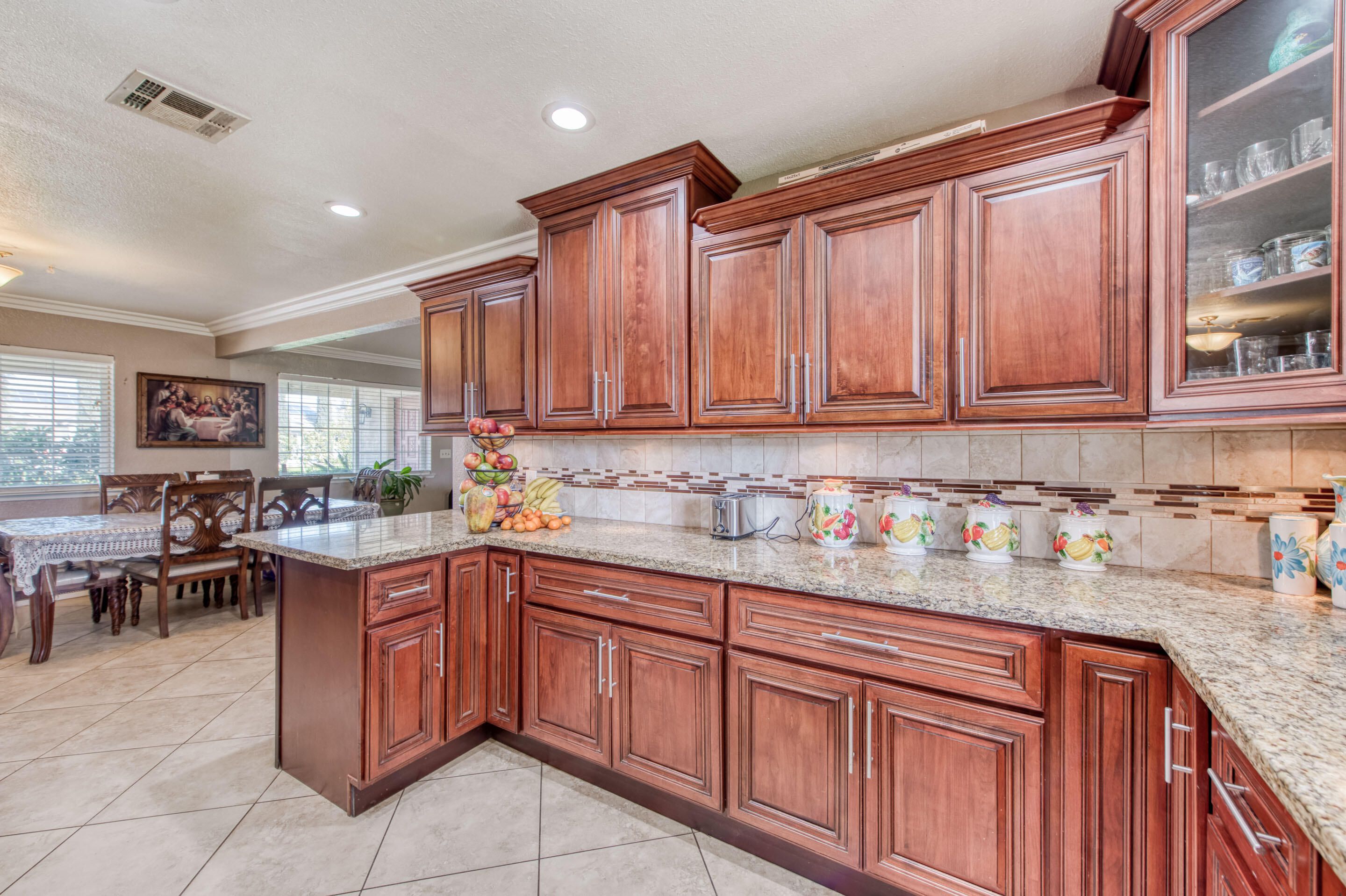 25540 Lynn Pl #B, Madera, CA 93638