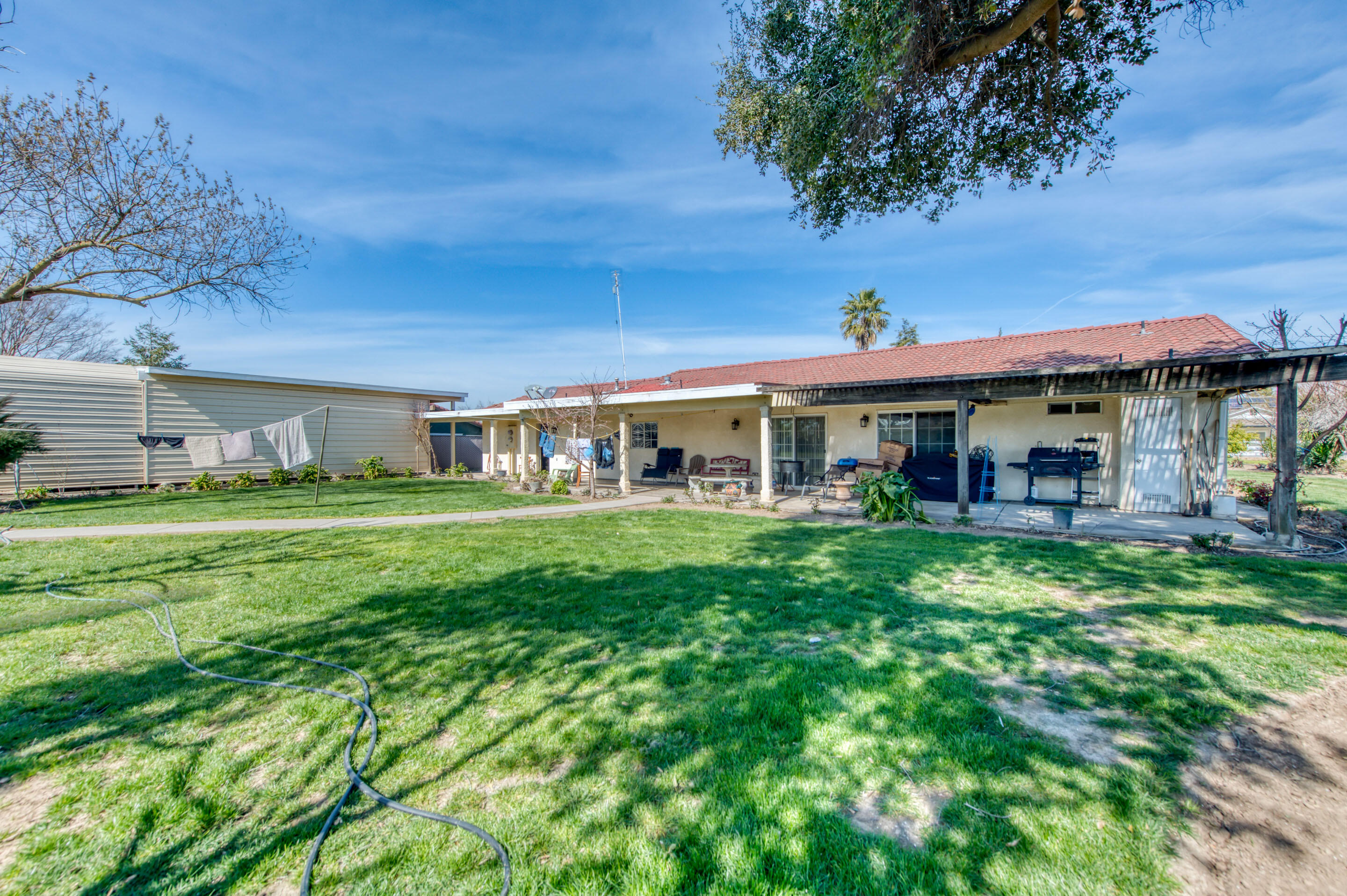 25540 Lynn Pl #B, Madera, CA 93638