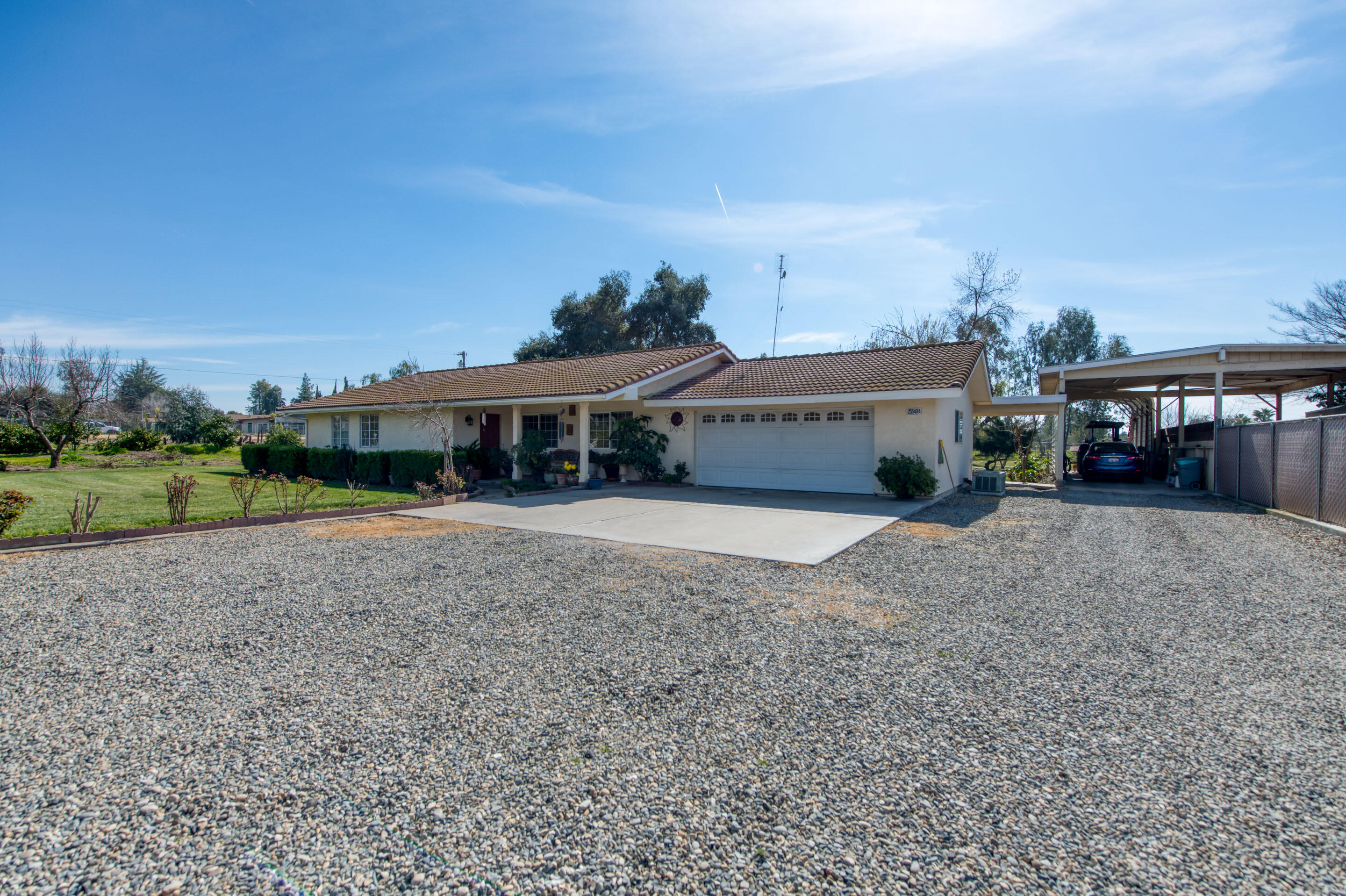 25540 Lynn Pl #B, Madera, CA 93638