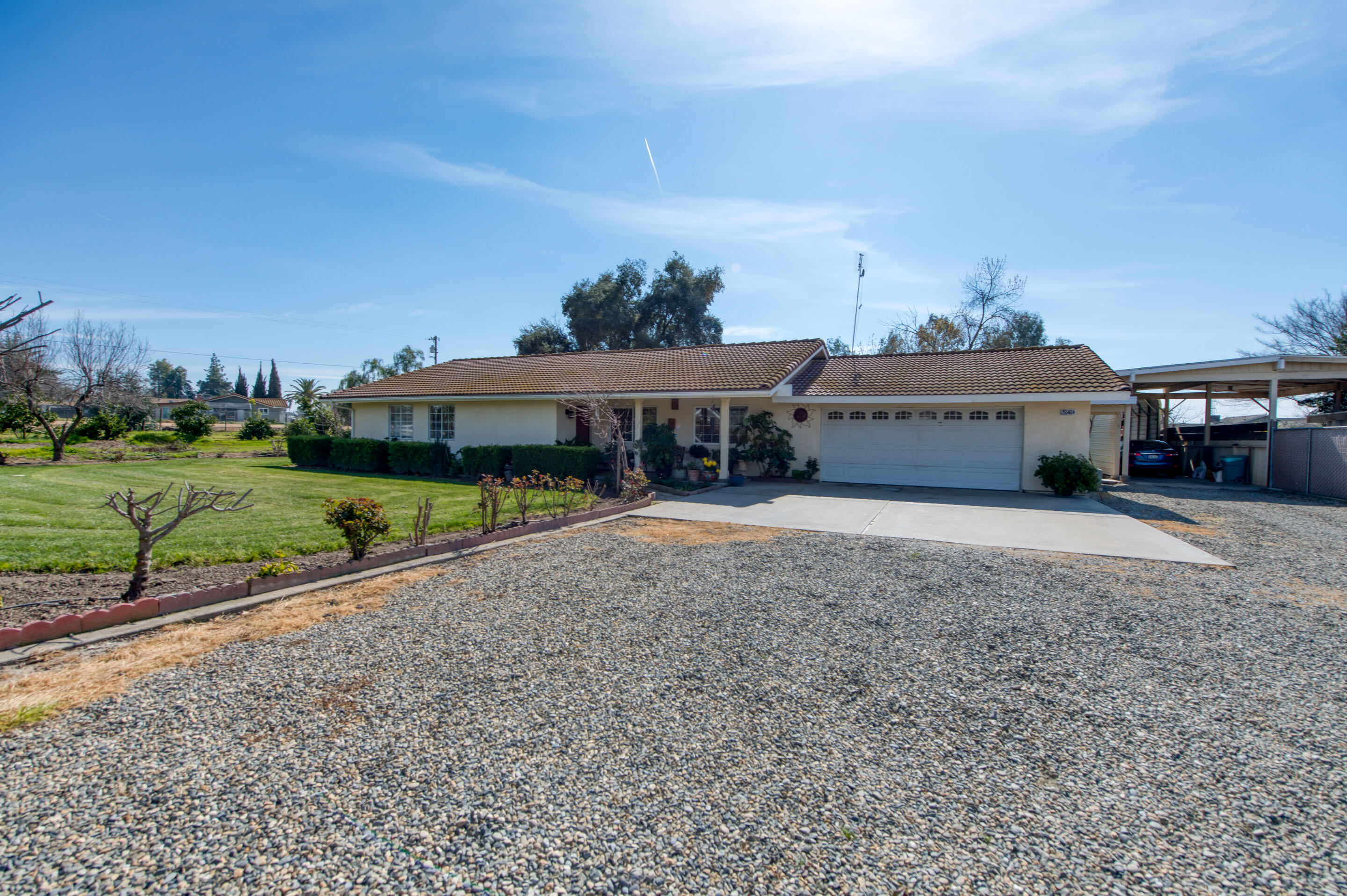 25540 Lynn Pl #B, Madera, CA 93638