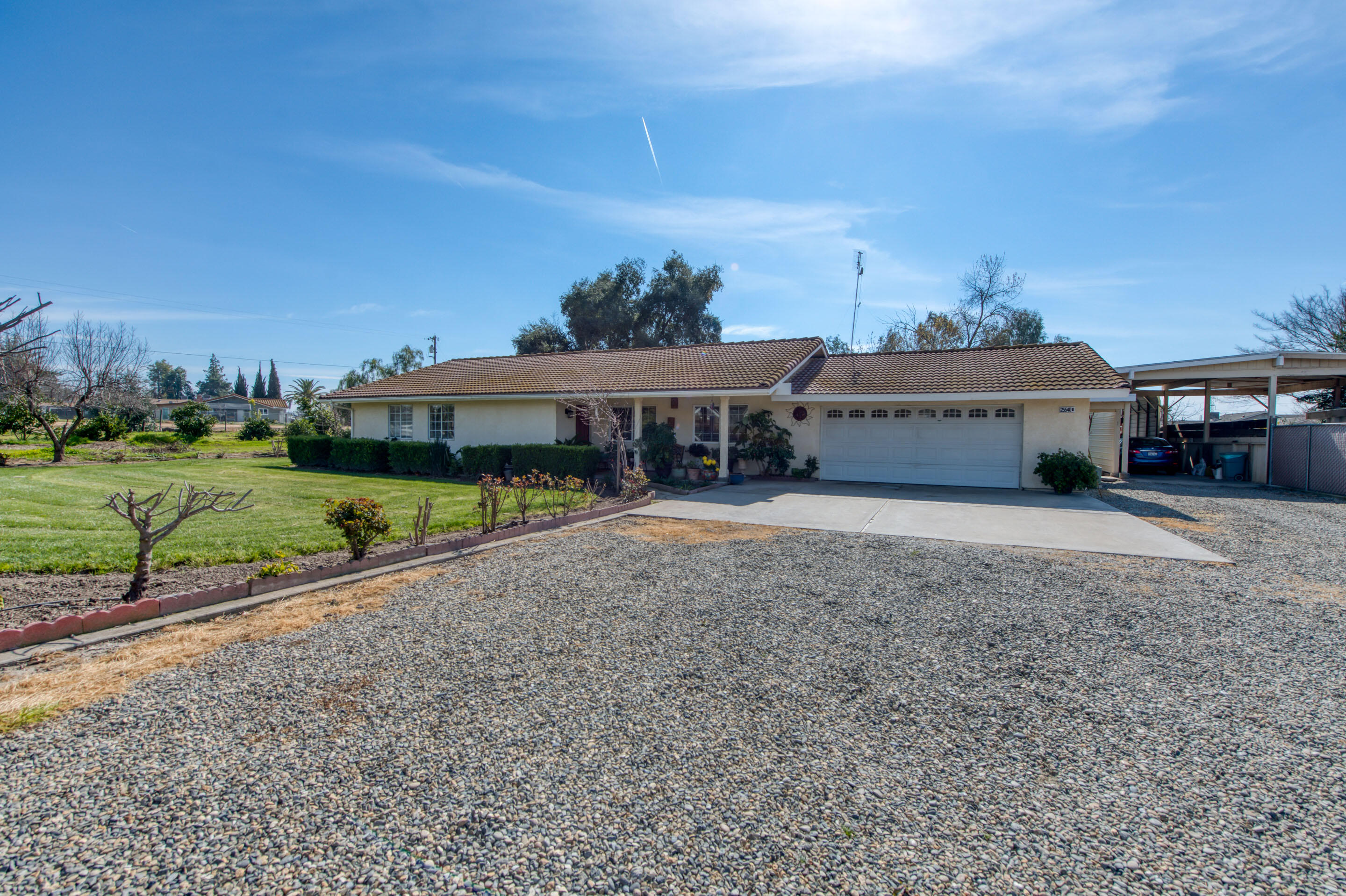 25540 Lynn Pl #B, Madera, CA 93638