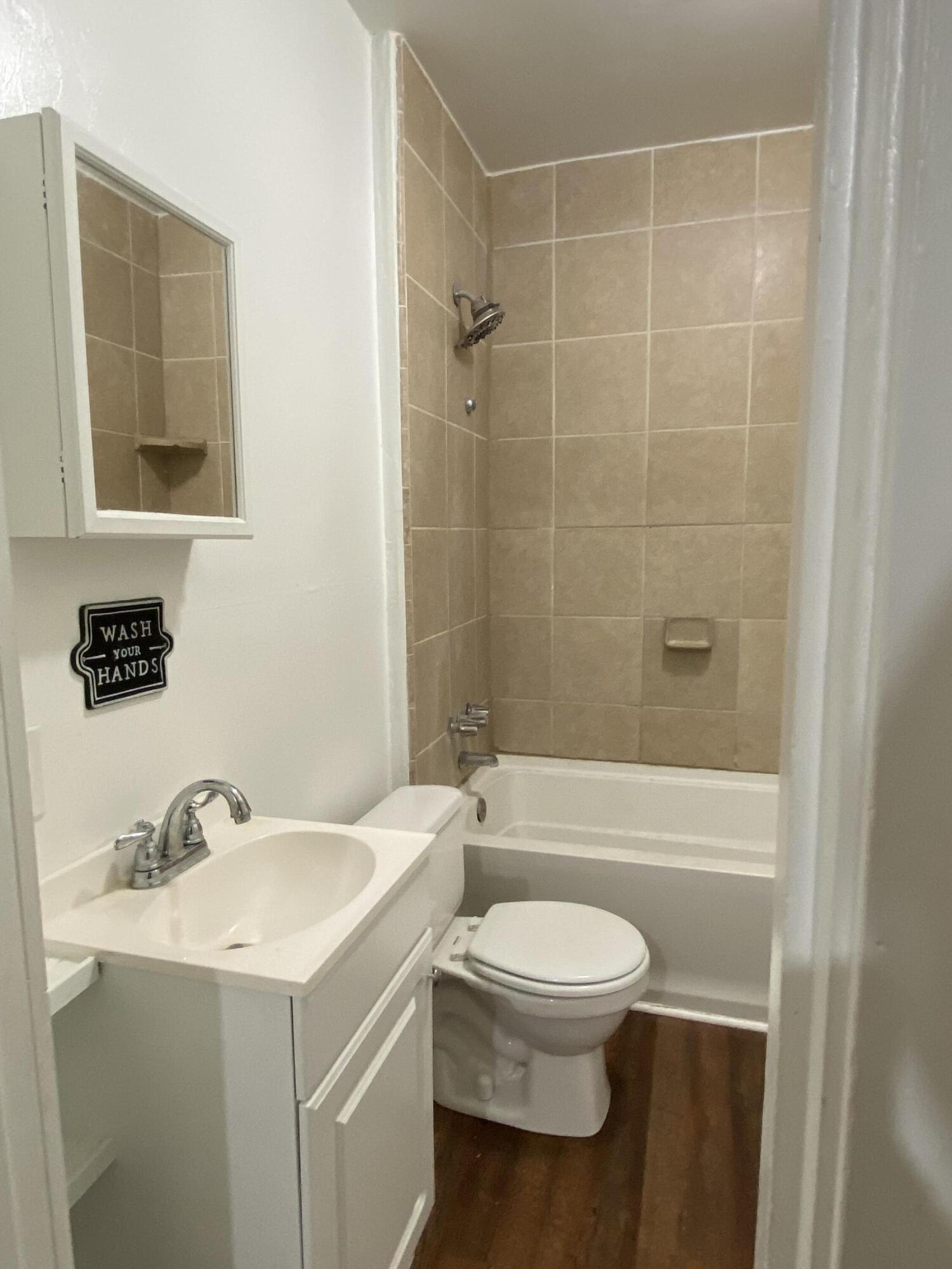 237 S C St, Exeter, CA 93221