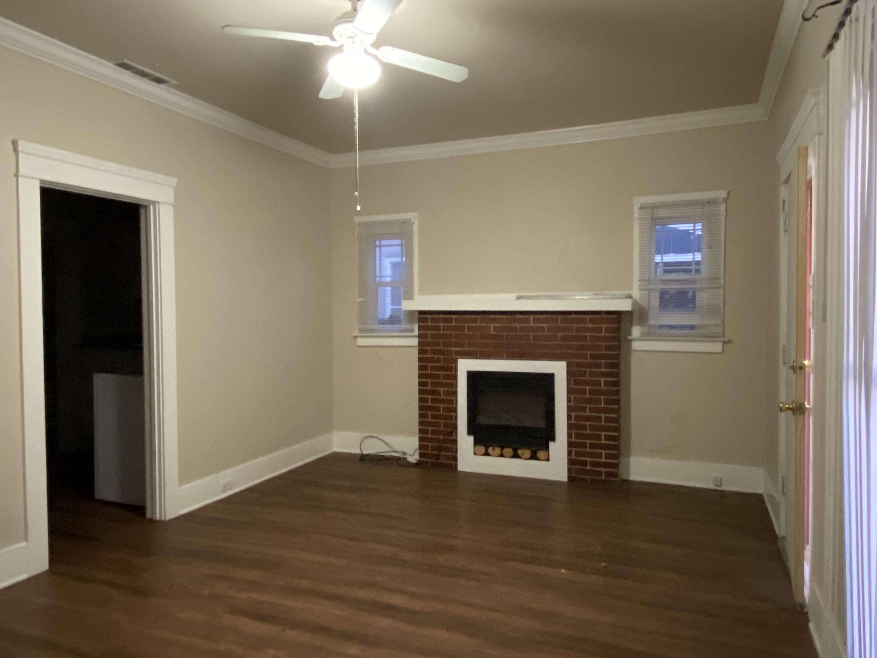 237 S C St, Exeter, CA 93221