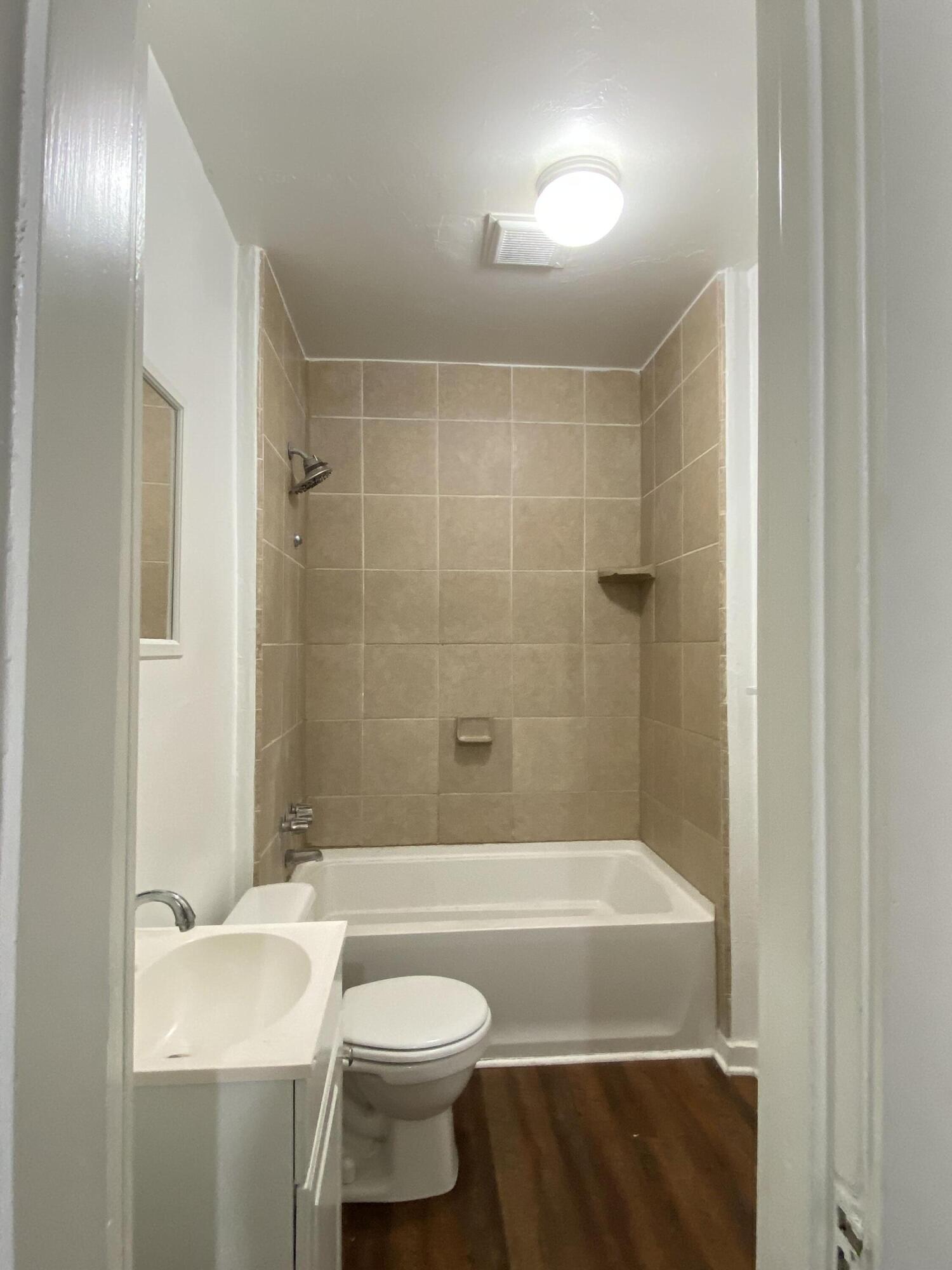 237 S C St, Exeter, CA 93221