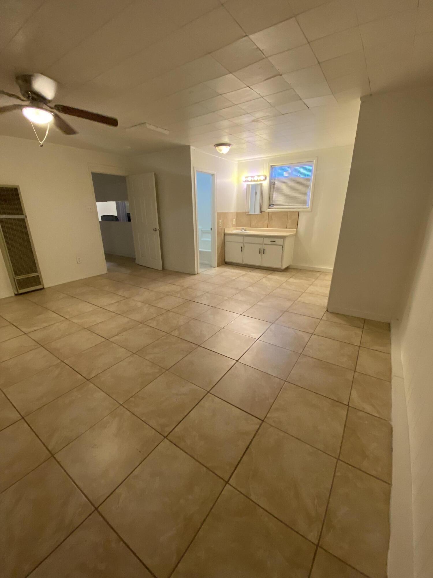 237 S C St, Exeter, CA 93221