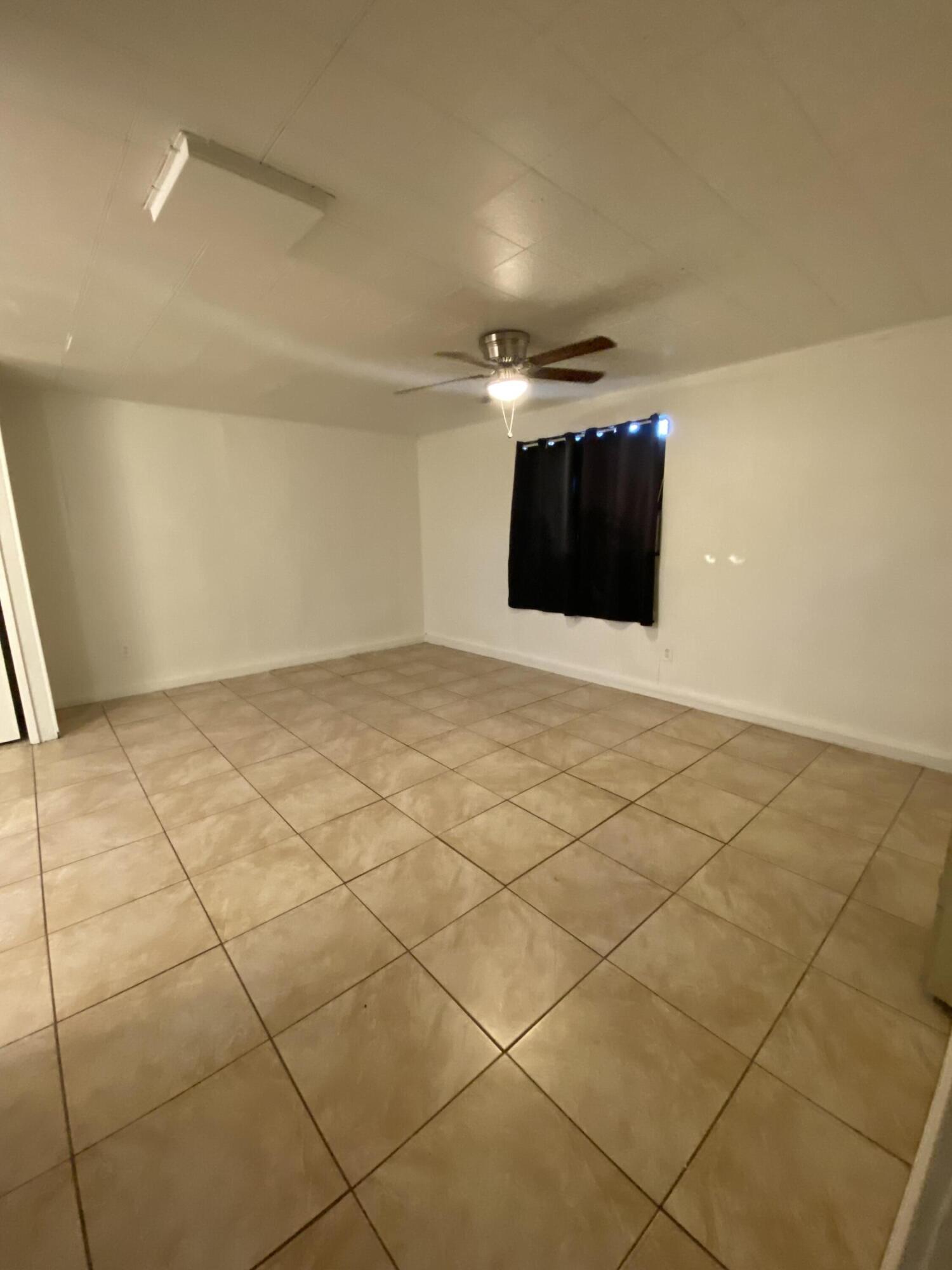 237 S C St, Exeter, CA 93221