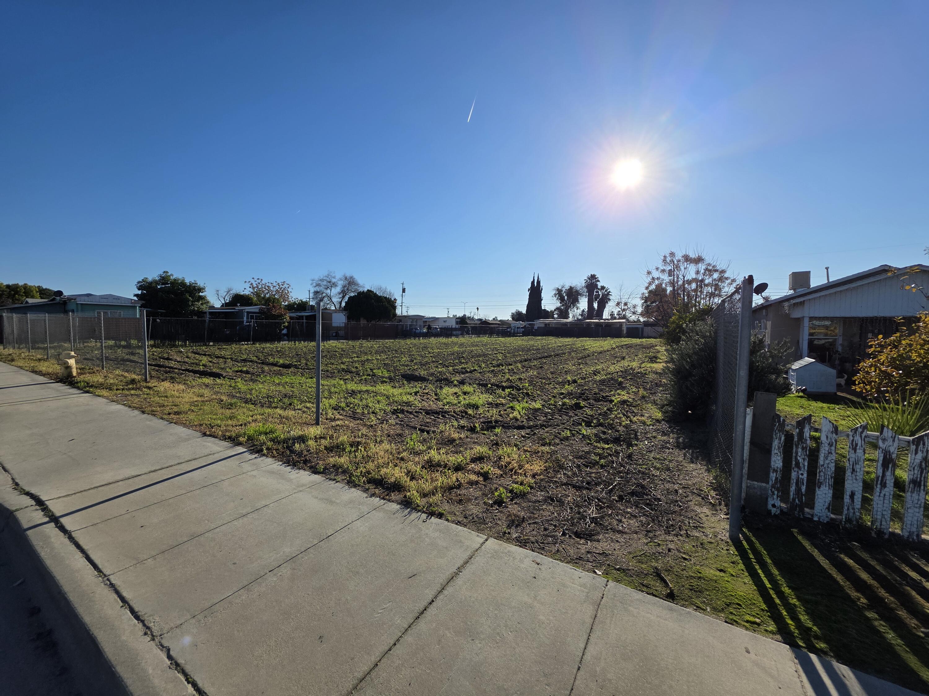 2331 W Front St, Selma, CA 93662