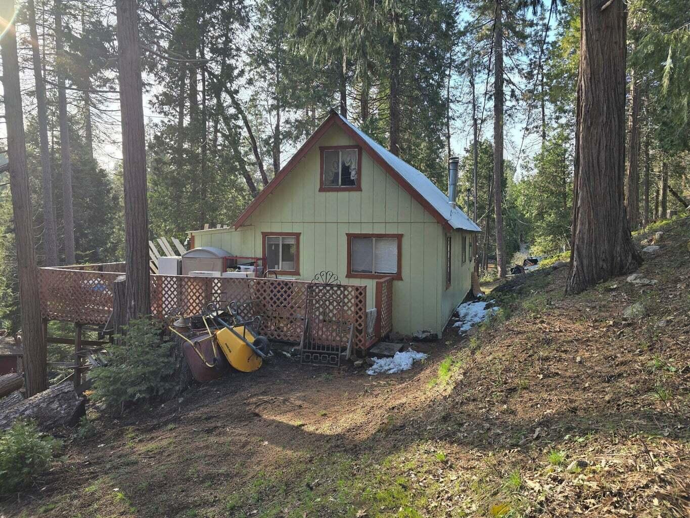 57918 Redwood Trl, Badger, CA 93603
