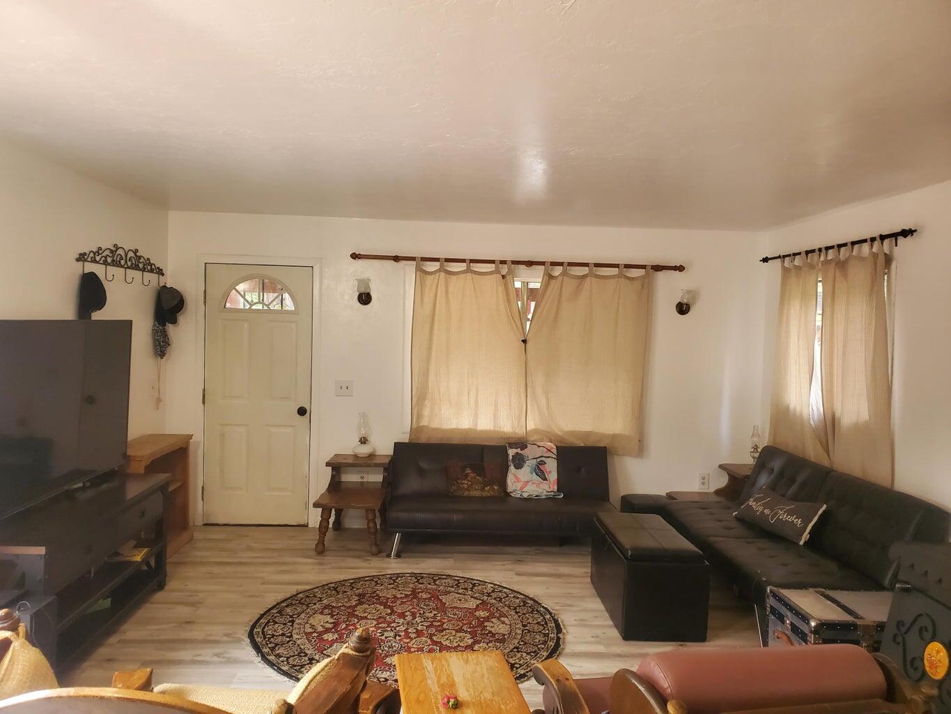 57918 Redwood Trl, Badger, CA 93603