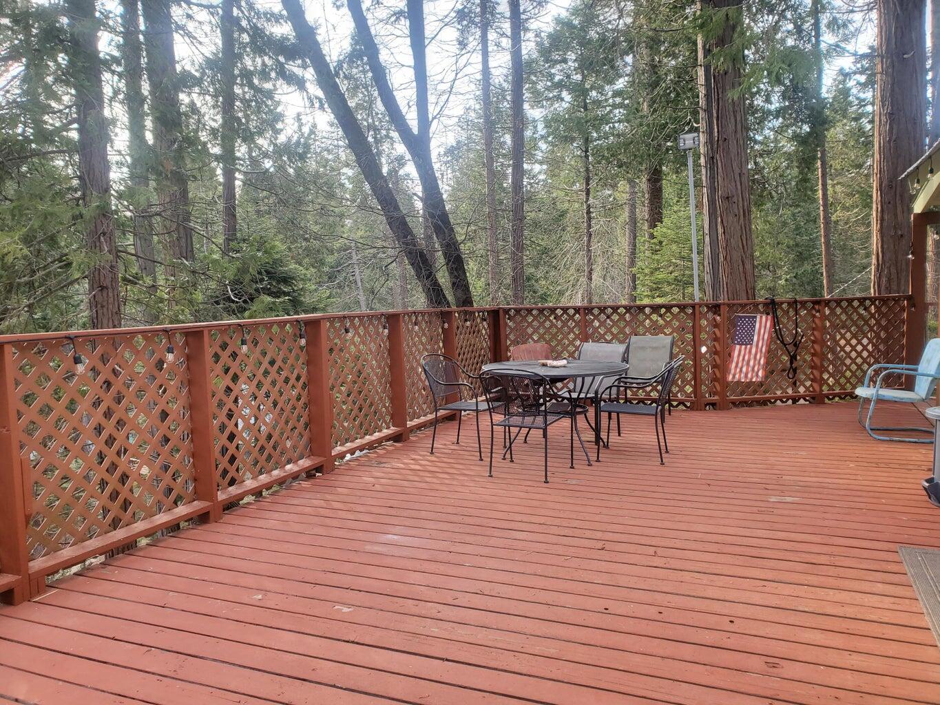 57918 Redwood Trl, Badger, CA 93603