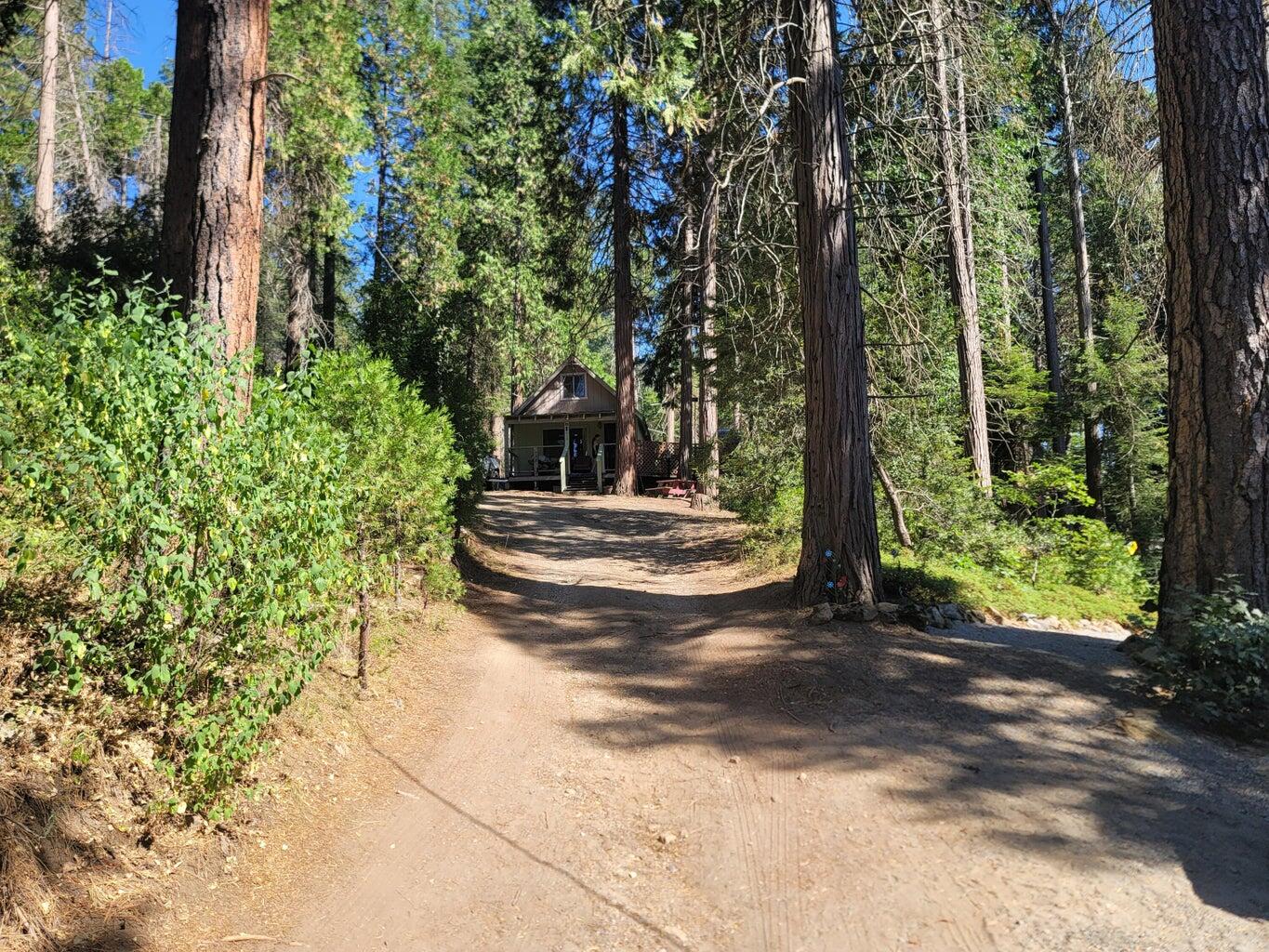 57918 Redwood Trl, Badger, CA 93603