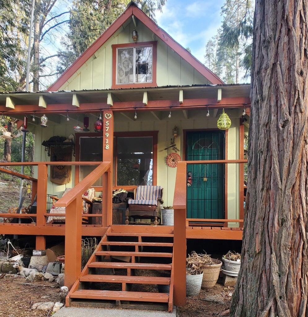 57918 Redwood Trl, Badger, CA 93603