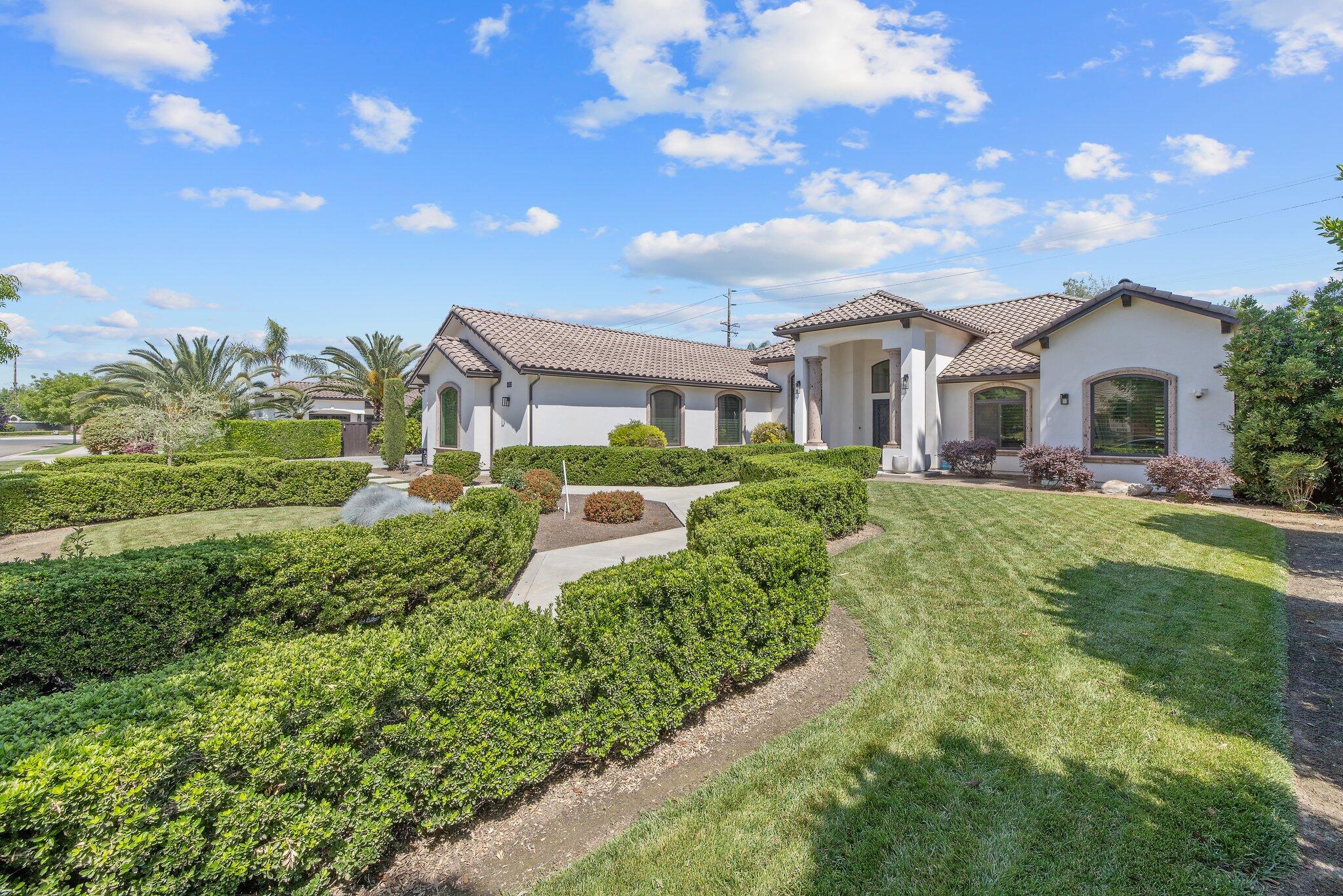 6702 W Harter Ave, Visalia, CA 93277