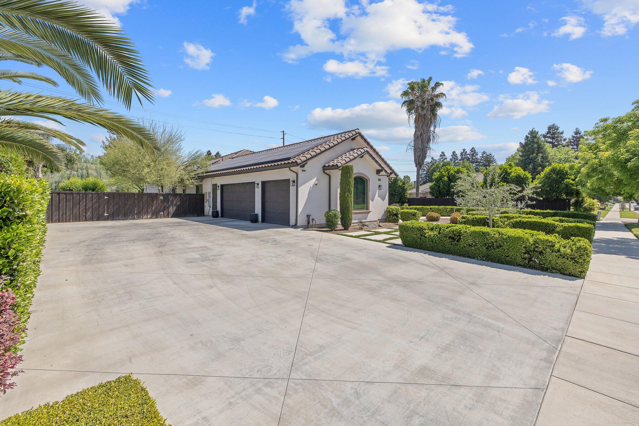 6702 W Harter Ave, Visalia, CA 93277