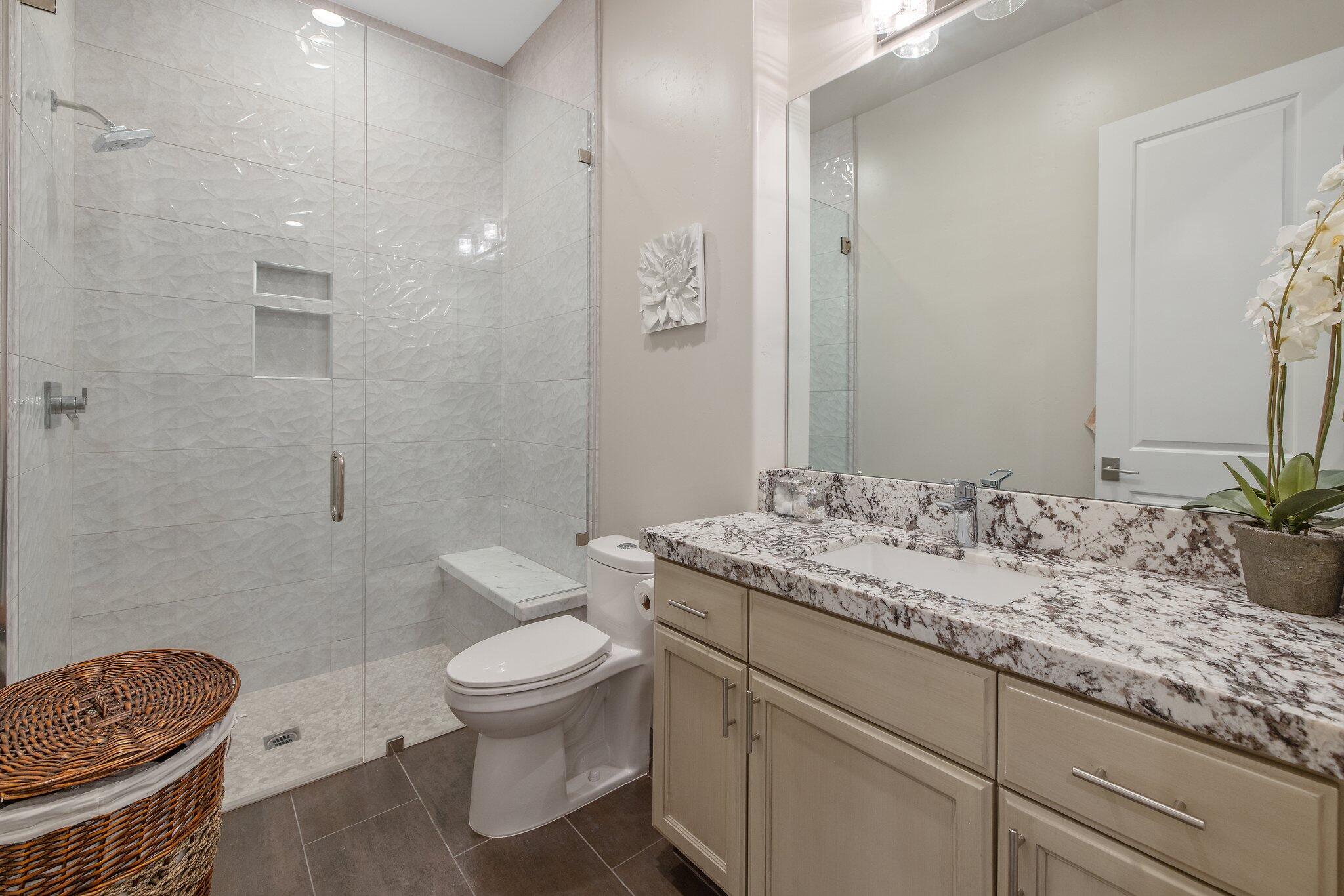 6702 W Harter Ave, Visalia, CA 93277