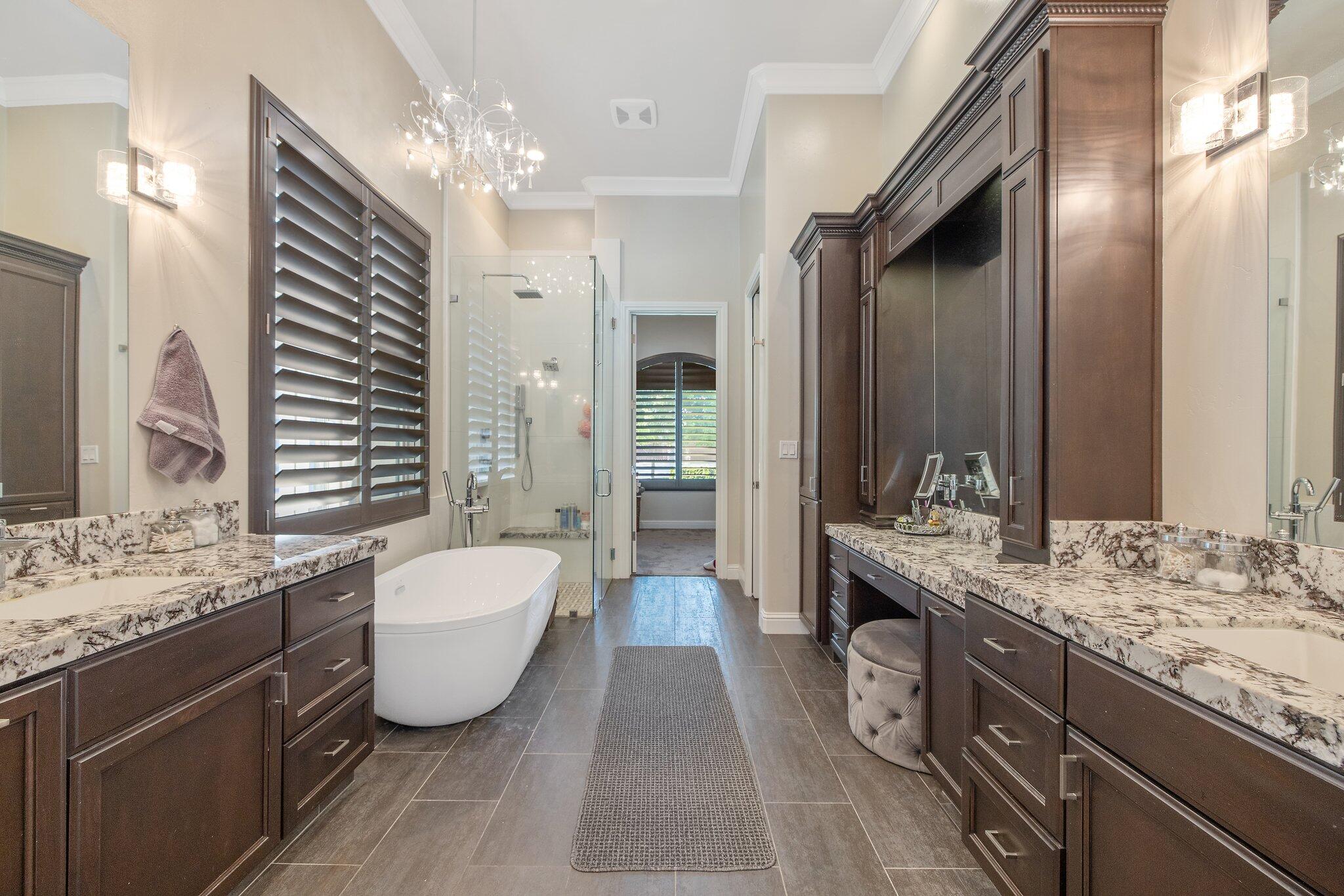 6702 W Harter Ave, Visalia, CA 93277