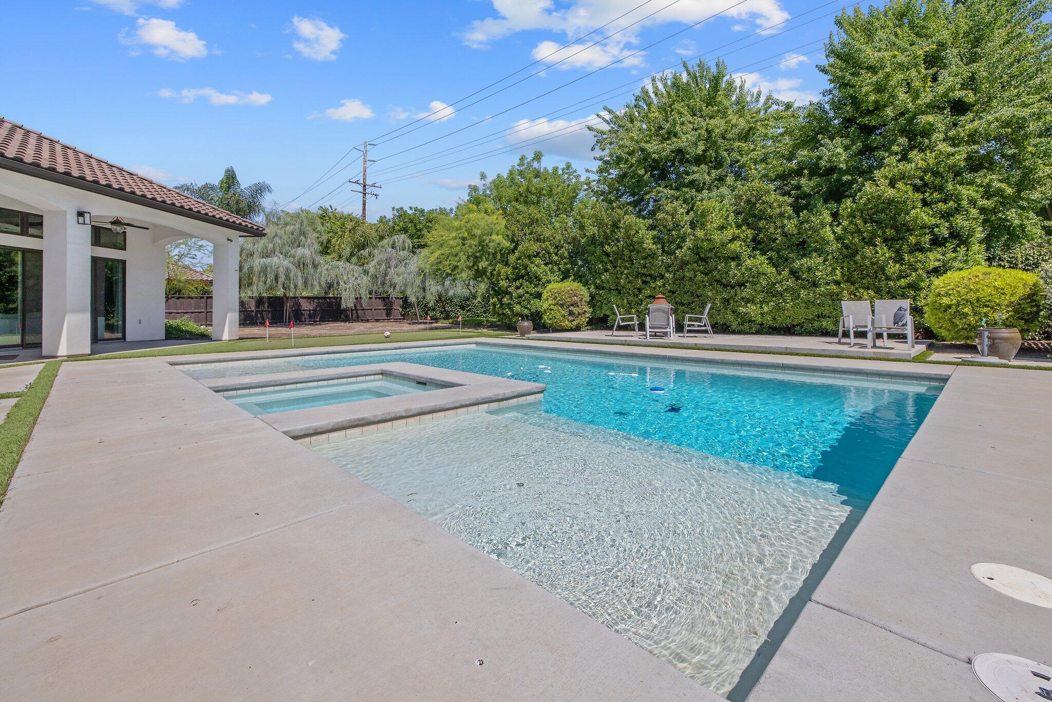 6702 W Harter Ave, Visalia, CA 93277