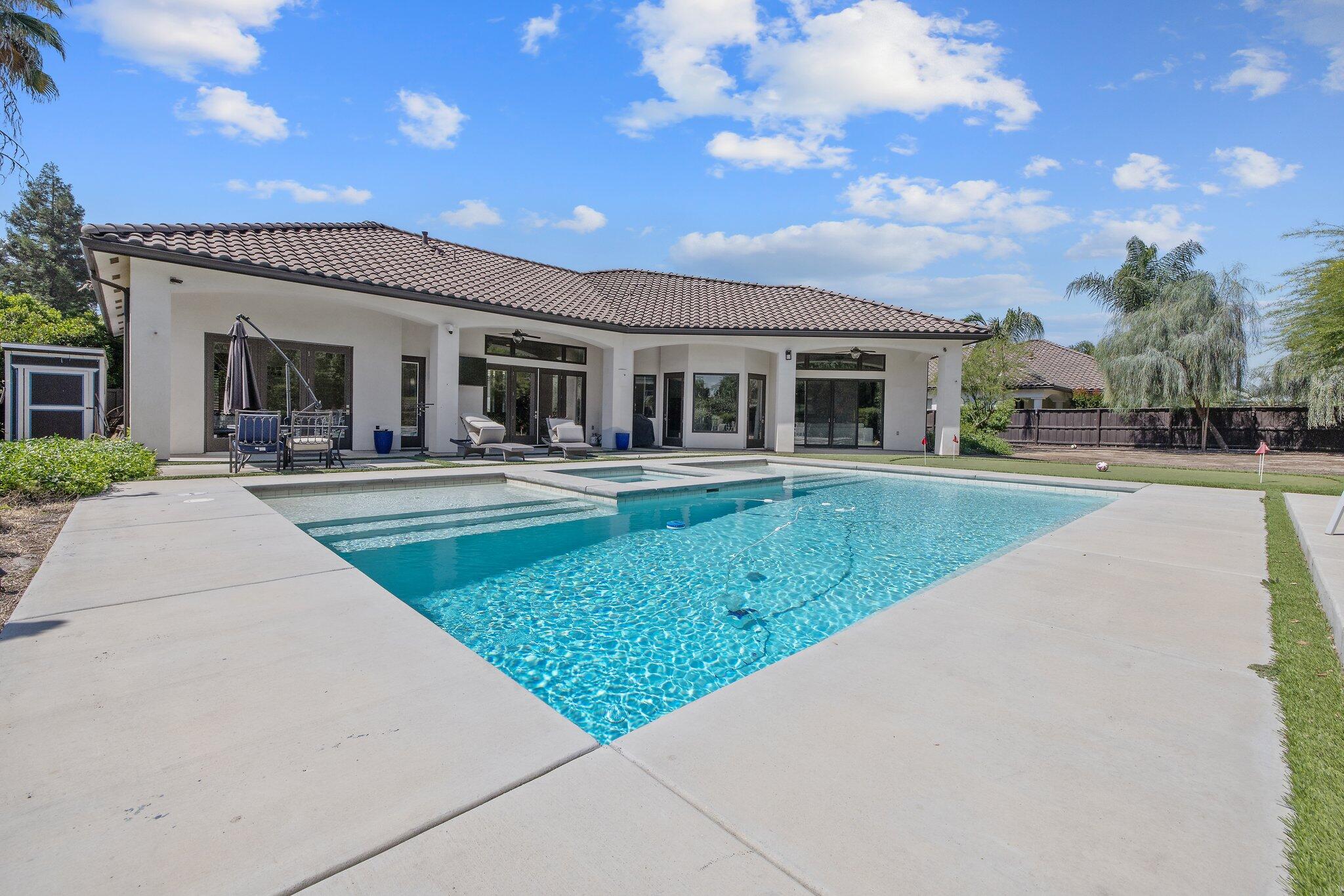 6702 W Harter Ave, Visalia, CA 93277