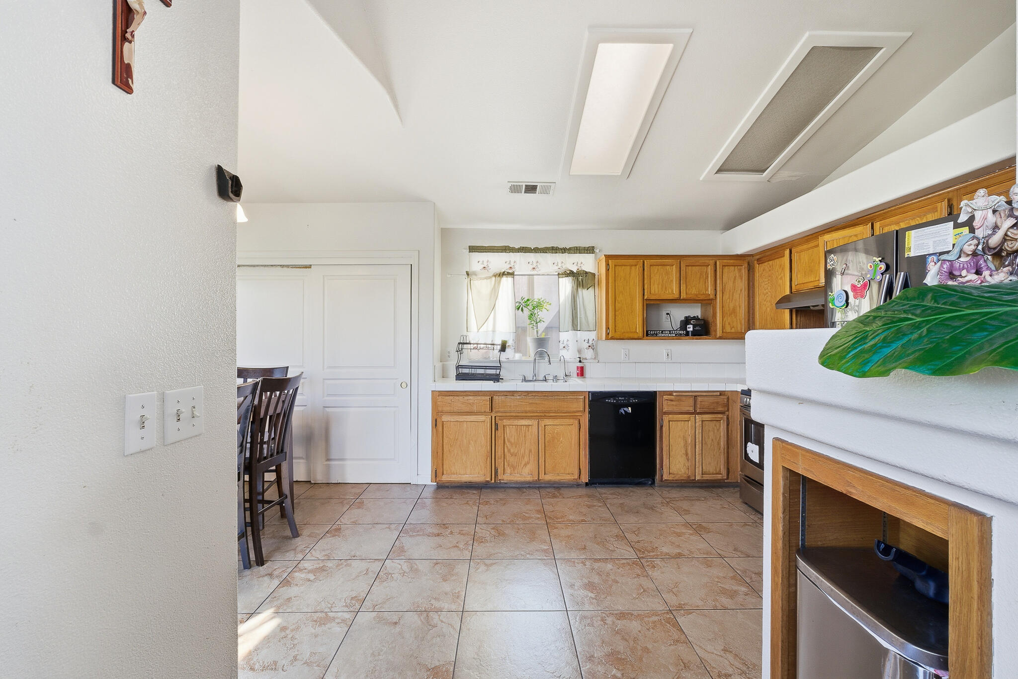 3204 S Cain St, Visalia, CA 93292