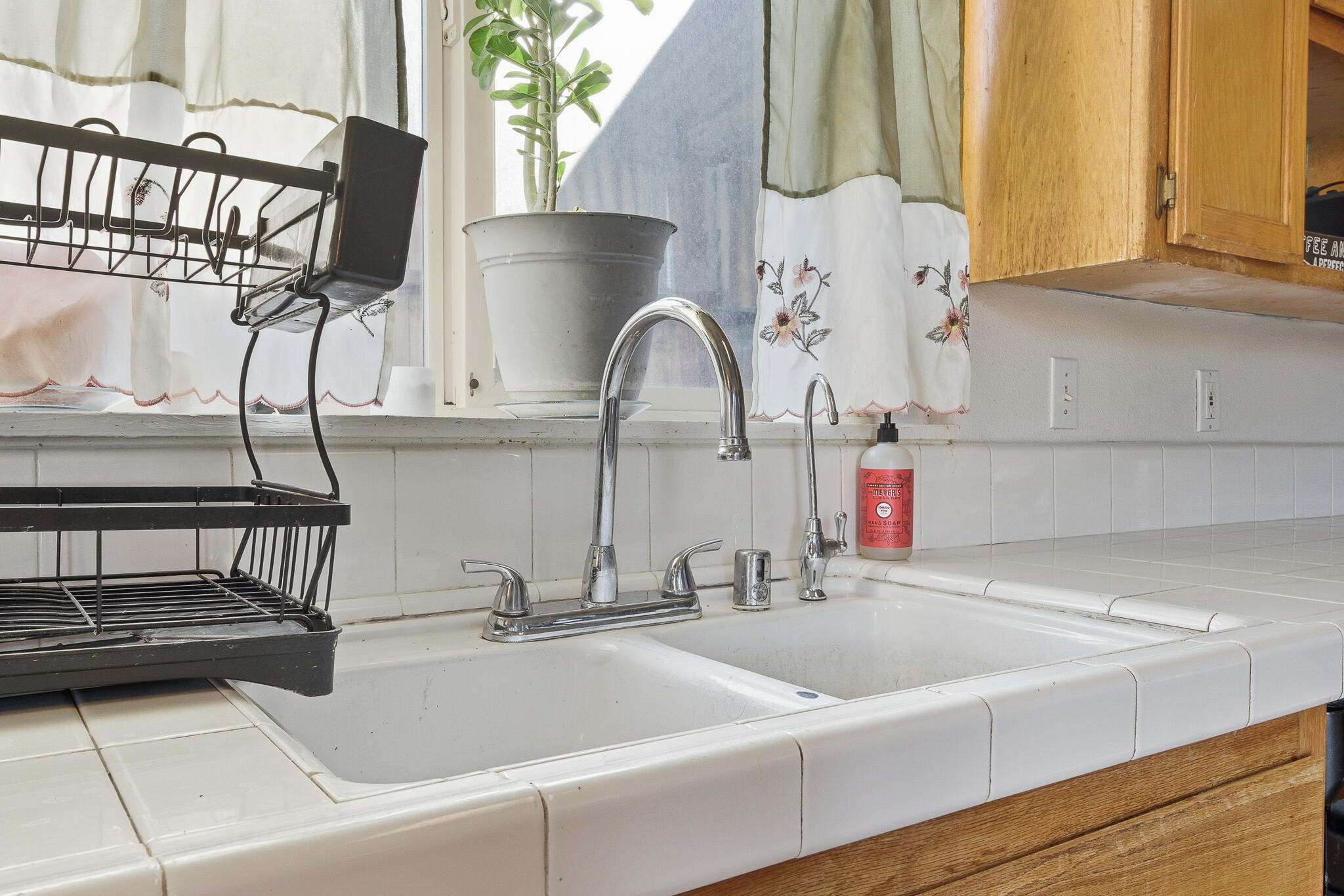 3204 S Cain St, Visalia, CA 93292