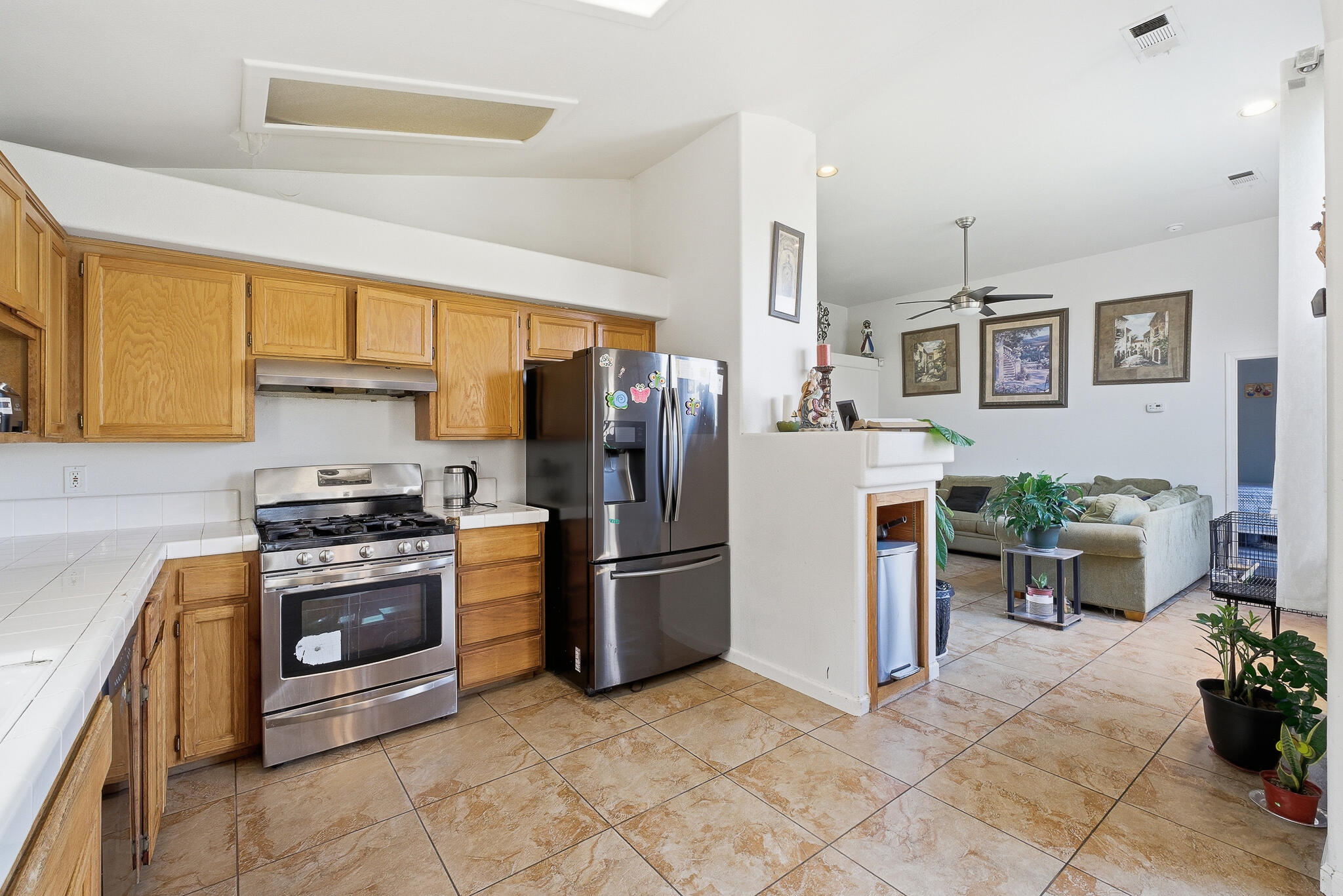 3204 S Cain St, Visalia, CA 93292