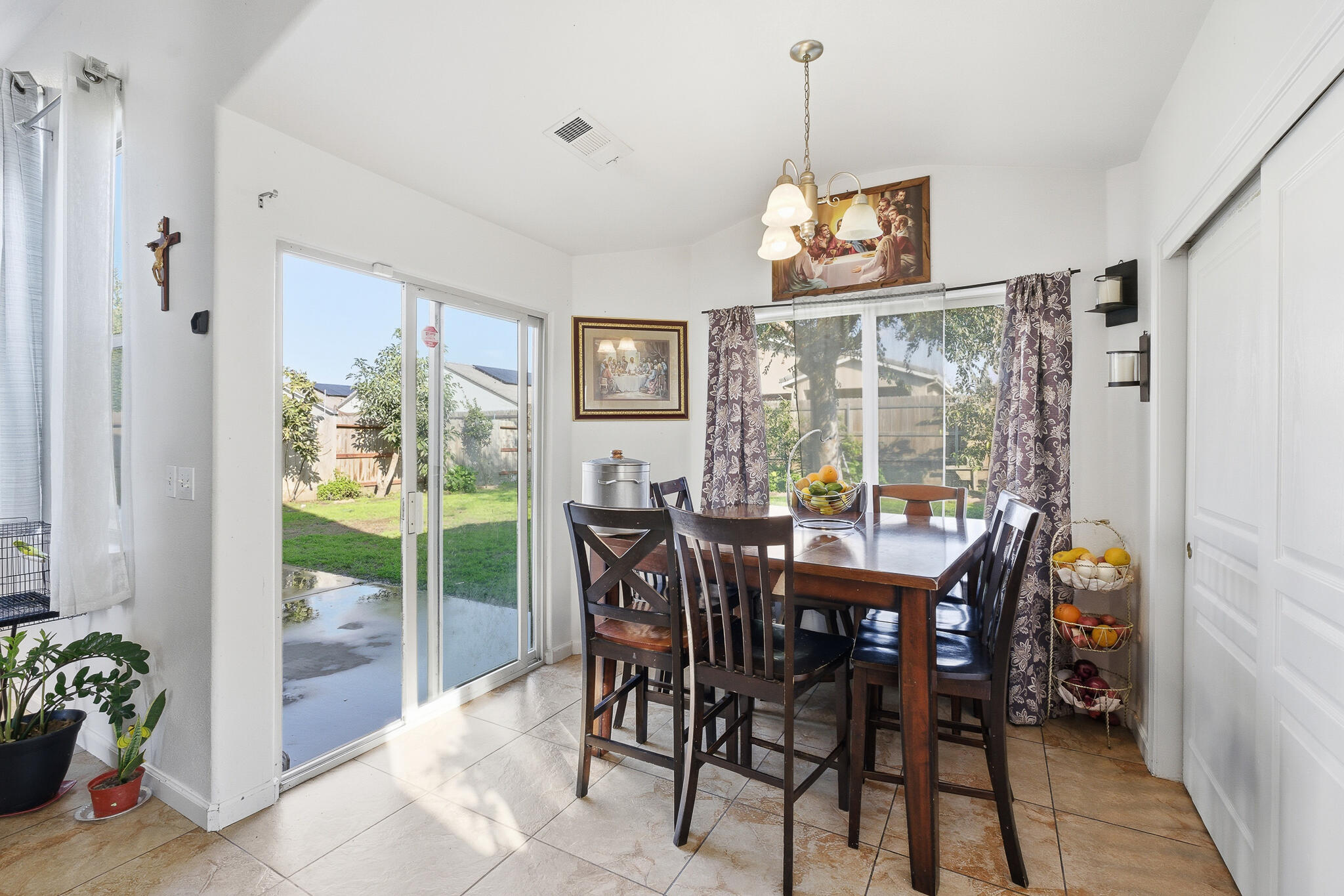 3204 S Cain St, Visalia, CA 93292