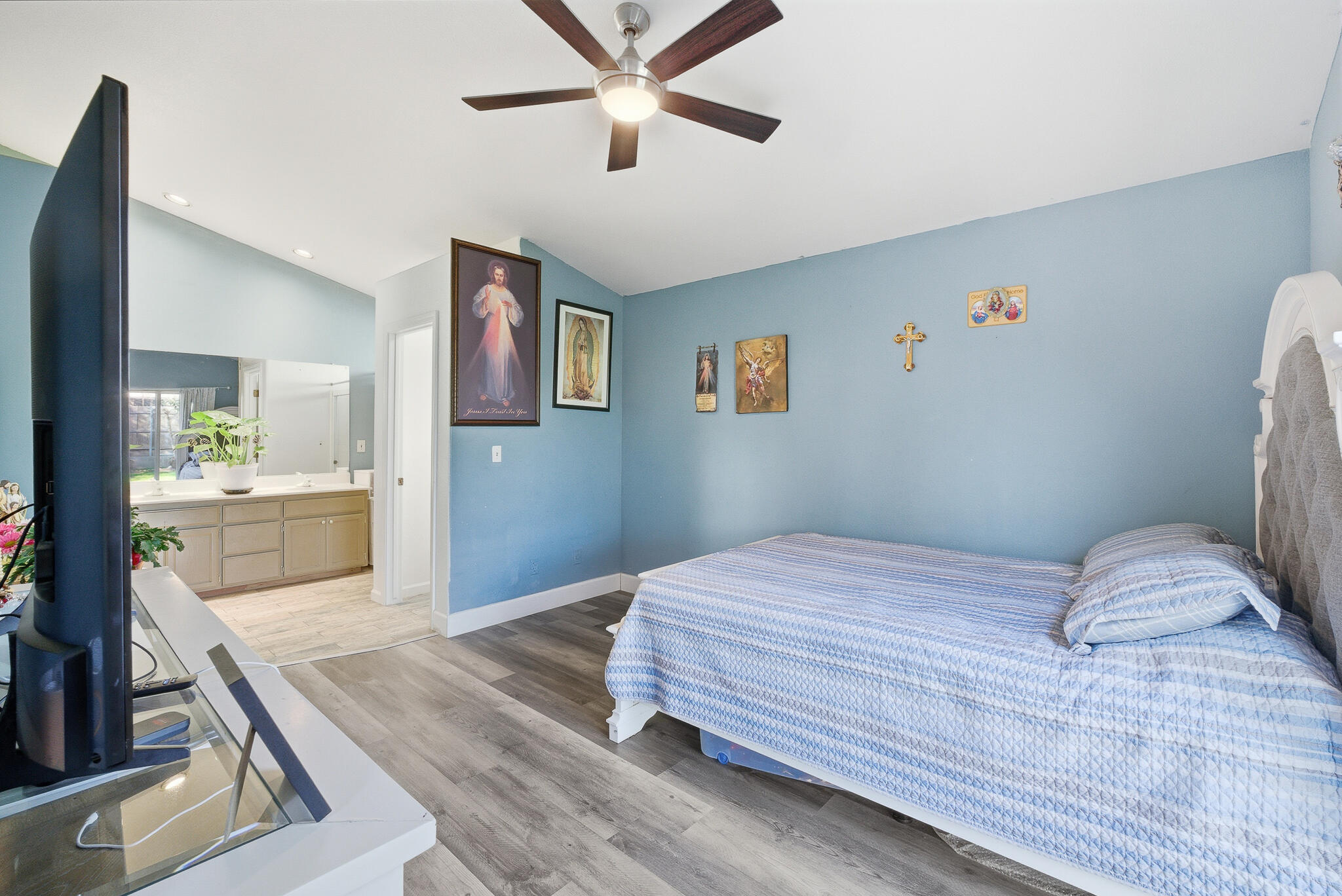 3204 S Cain St, Visalia, CA 93292