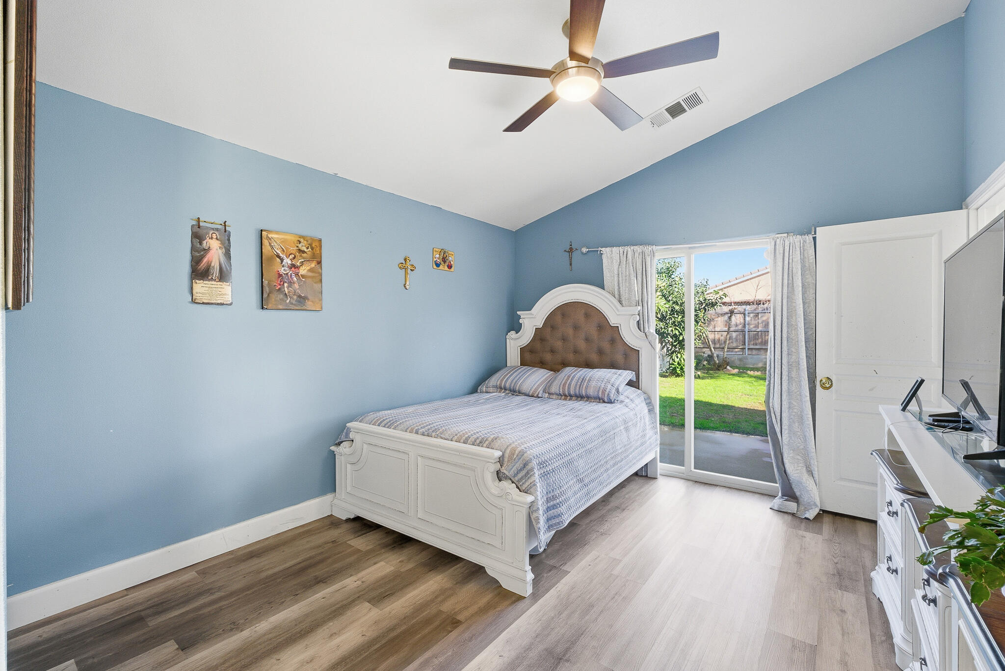 3204 S Cain St, Visalia, CA 93292