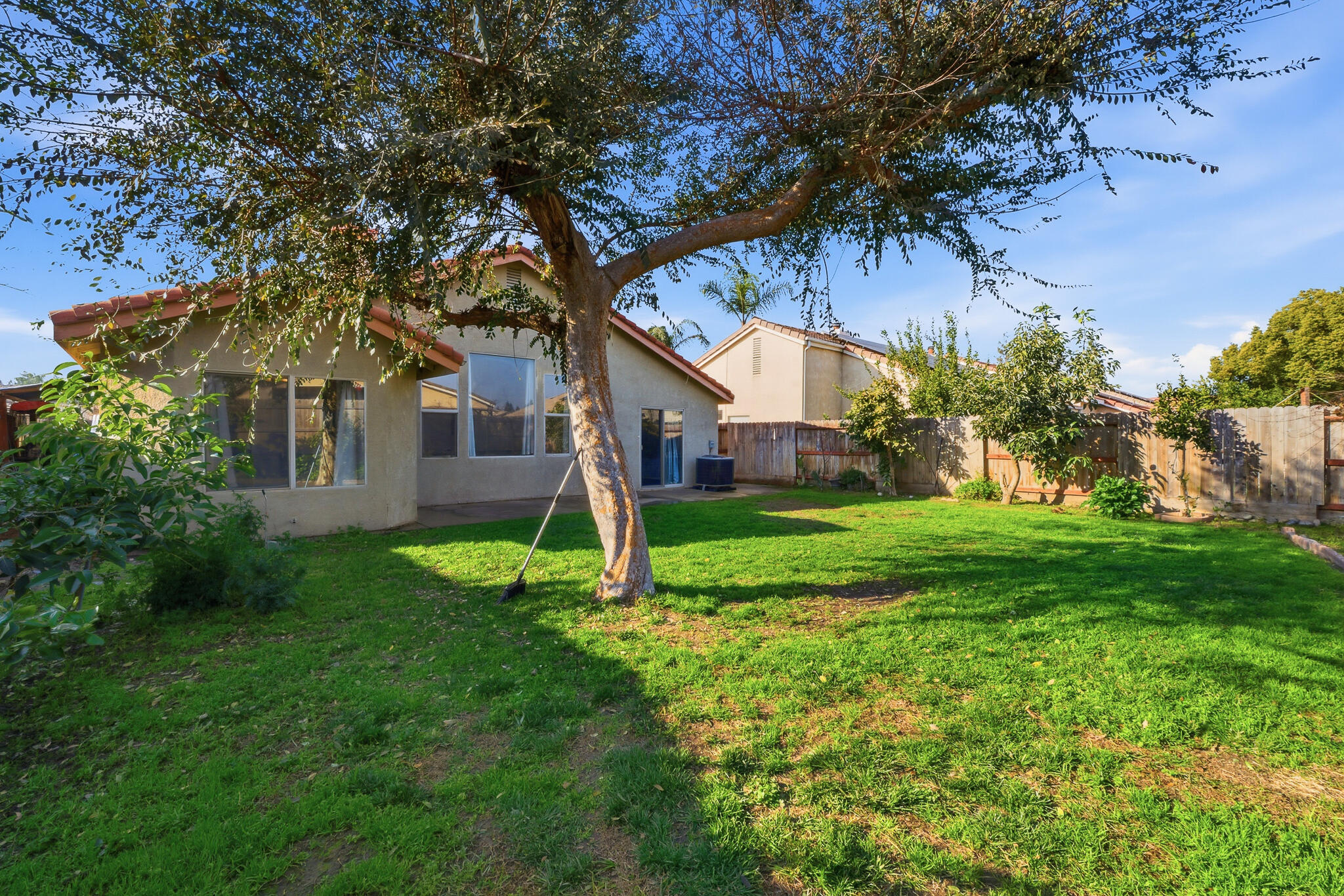 3204 S Cain St, Visalia, CA 93292