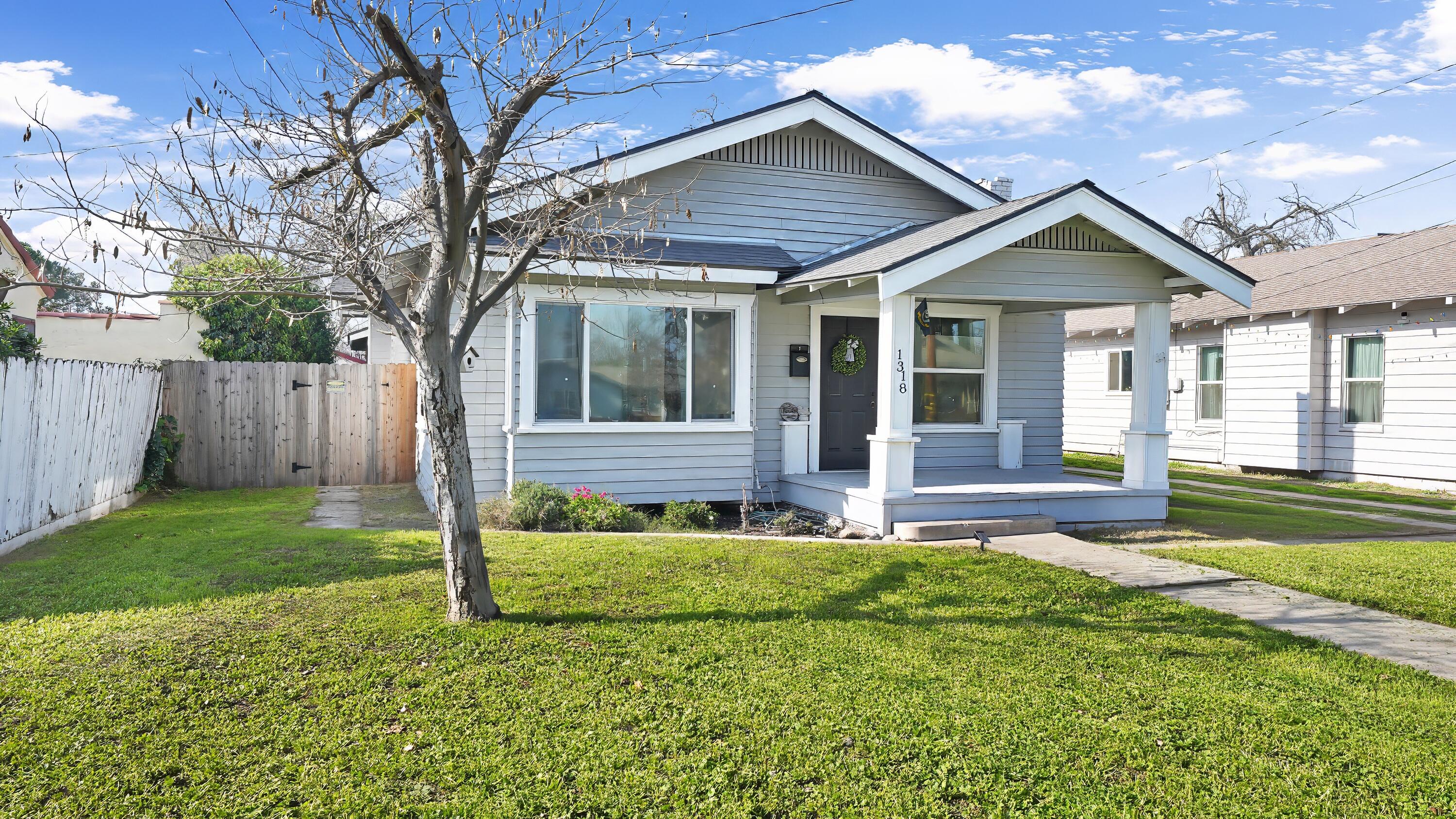 1318 N Redington St, Hanford, CA 93230