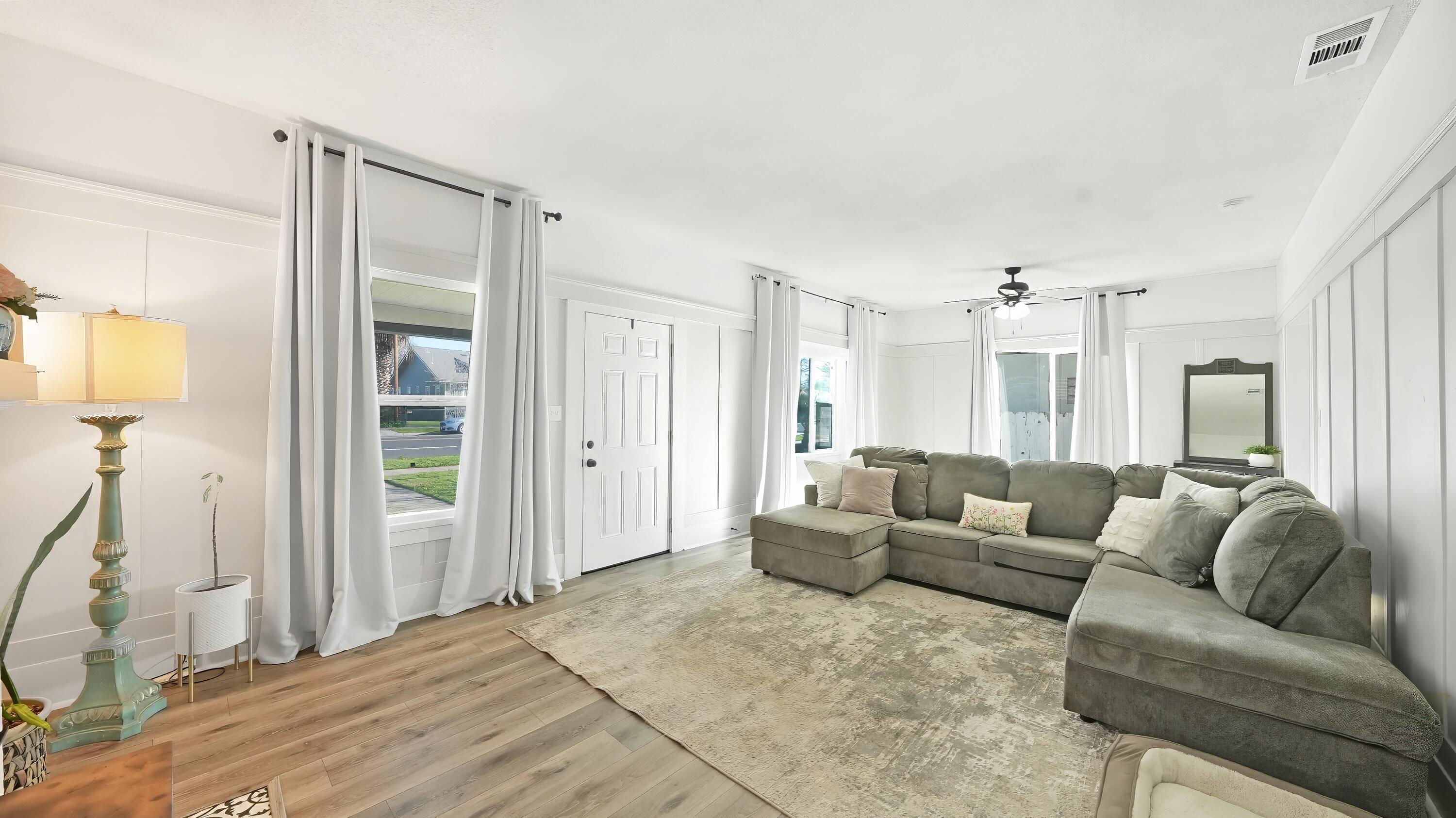 1318 N Redington St, Hanford, CA 93230