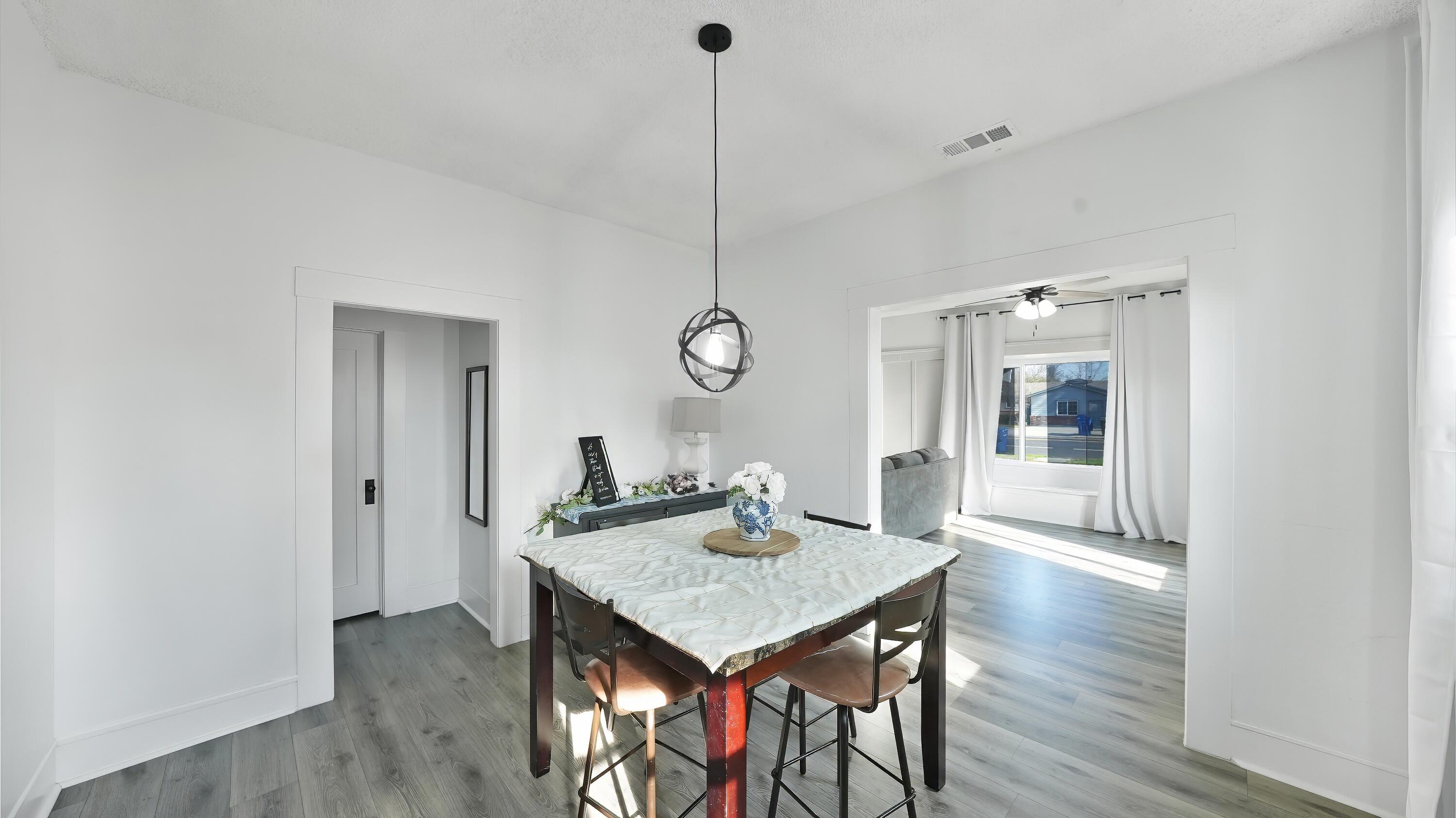 1318 N Redington St, Hanford, CA 93230