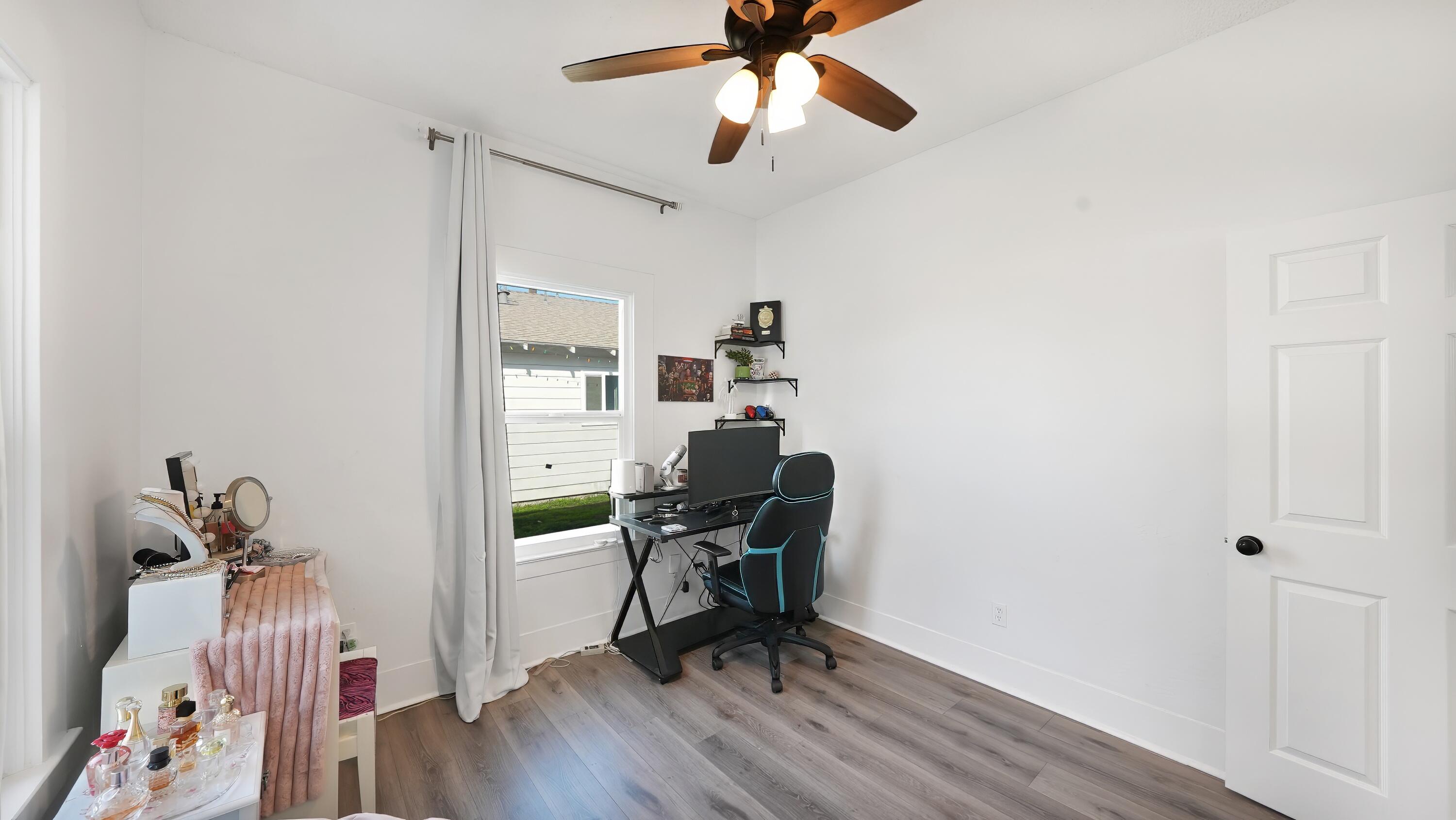 1318 N Redington St, Hanford, CA 93230