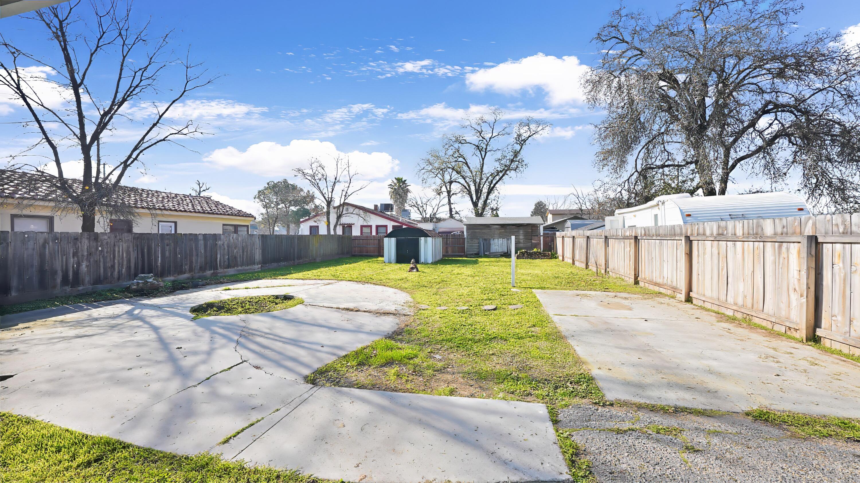 1318 N Redington St, Hanford, CA 93230