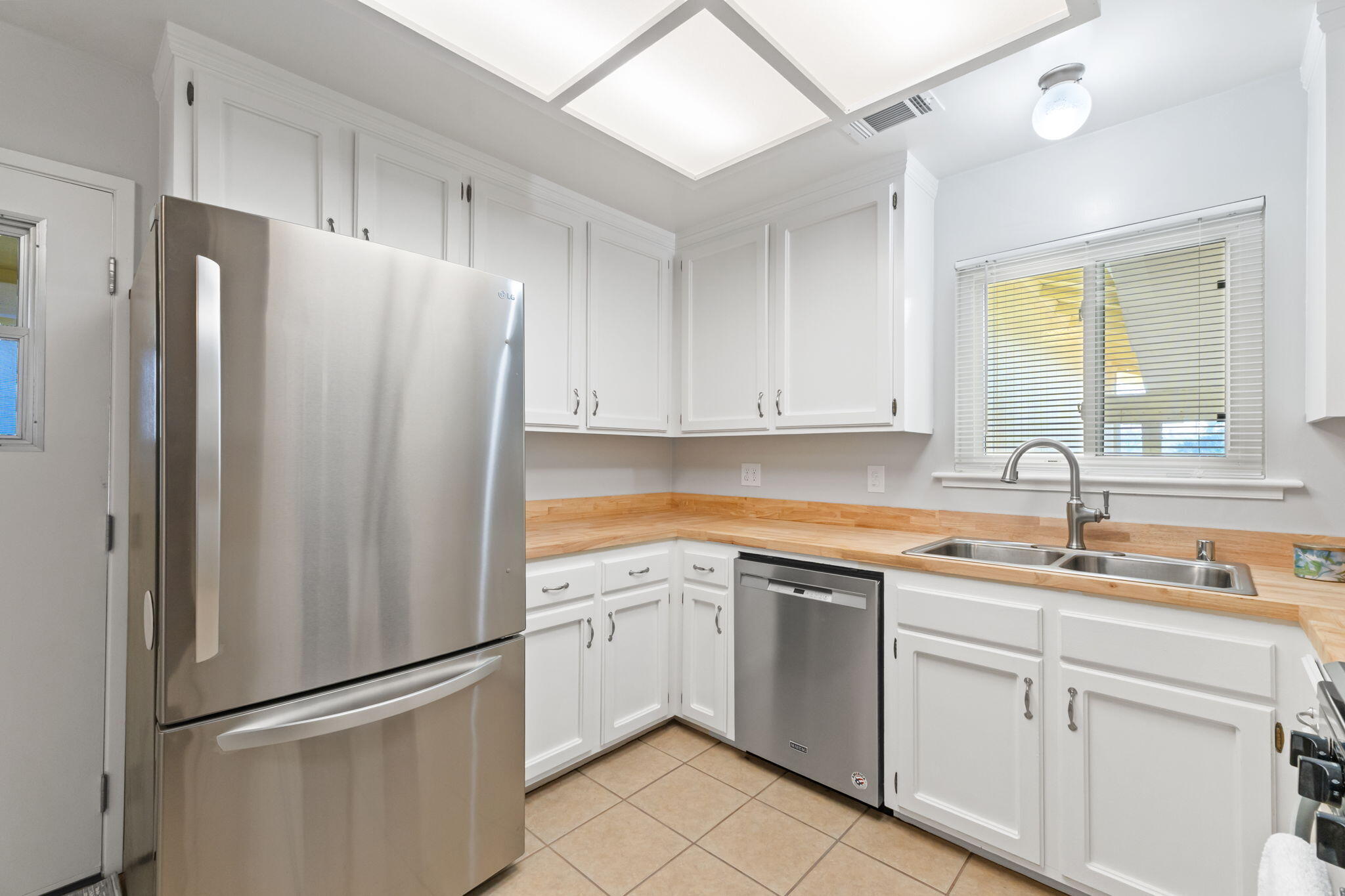 4142 W Cambridge Ave, Visalia, CA 93277