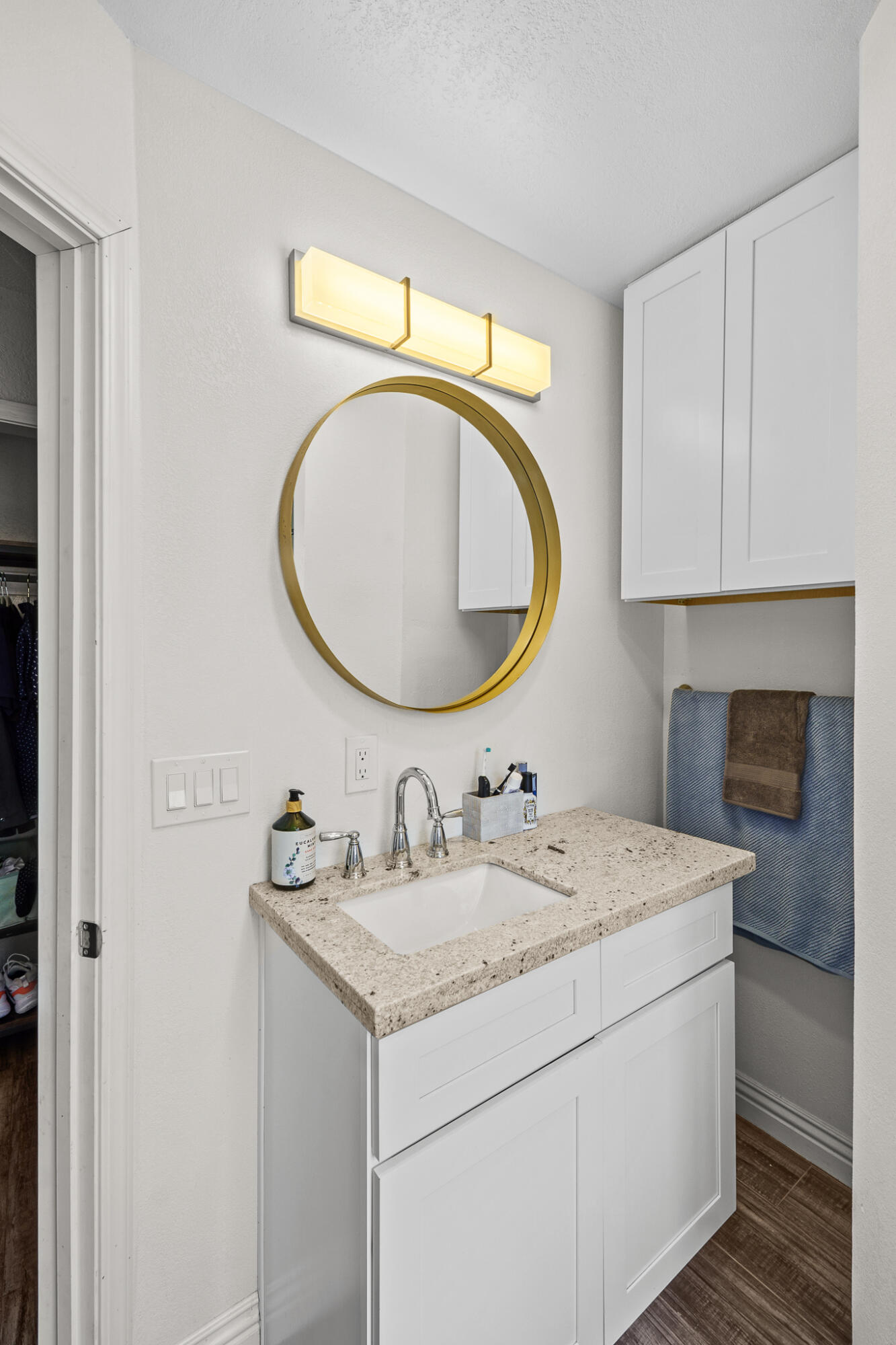 1076 N Beverly St, Porterville, CA 93257