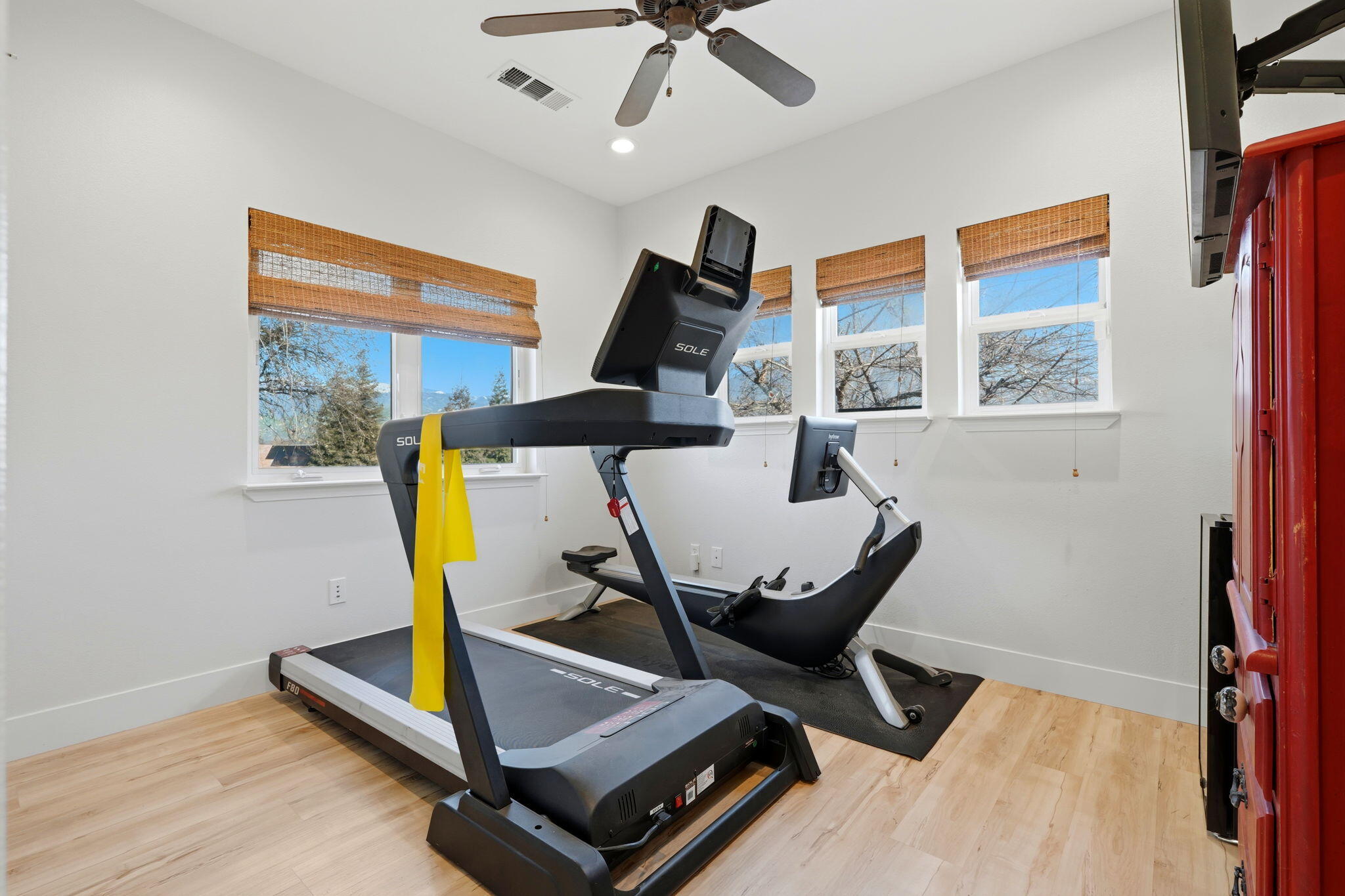 16280 Wardlaw Dr, Springville, CA 93265